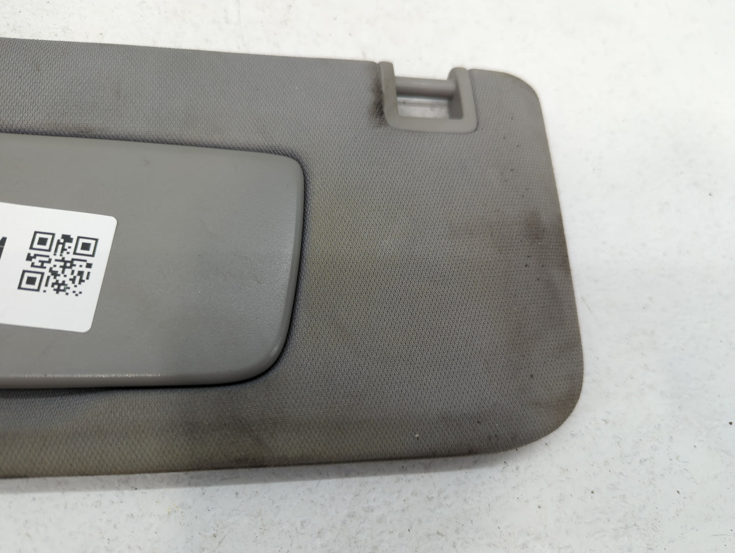 2020-2022 Chevrolet Equinox Sun Visor Shade Replacement Driver Left Mirror Fits Fits 2020 2021 2022 OEM Used Auto Parts - Oe