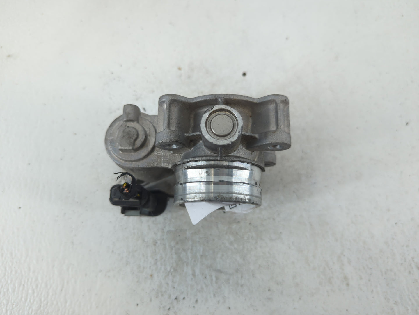 2018-2022 Chevrolet Equinox Throttle Body P/N:12671379AA Fits Fits 2016 2017 2018 2019 2020 2021 2022 OEM Used Auto Parts - 