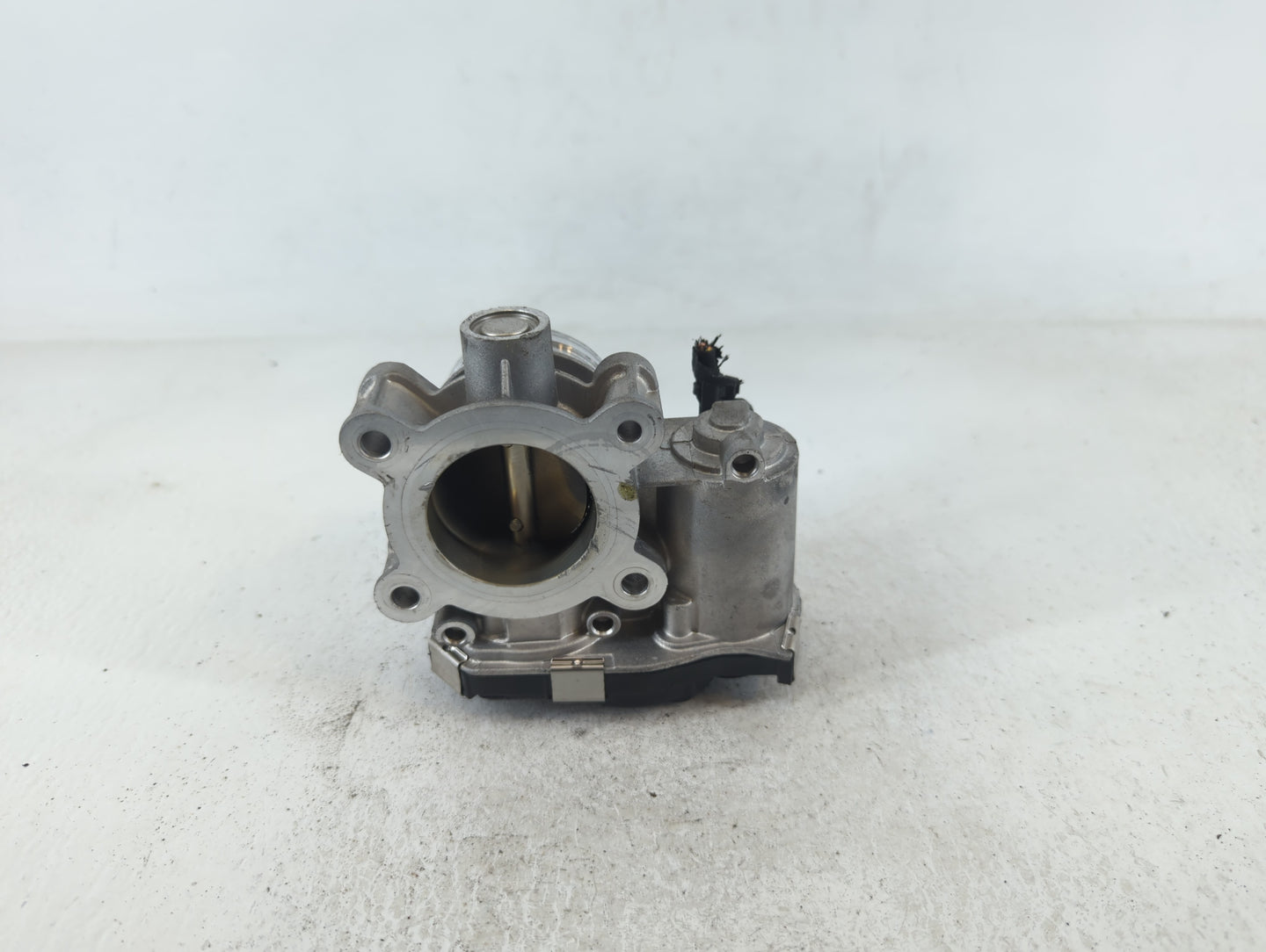 2018-2022 Chevrolet Equinox Throttle Body P/N:12671379AA Fits Fits 2016 2017 2018 2019 2020 2021 2022 OEM Used Auto Parts - 