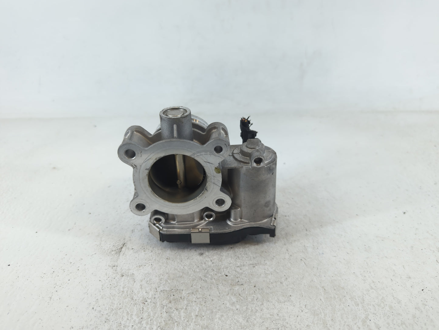 2018-2022 Chevrolet Equinox Throttle Body P/N:12671379AA Fits Fits 2016 2017 2018 2019 2020 2021 2022 OEM Used Auto Parts - 