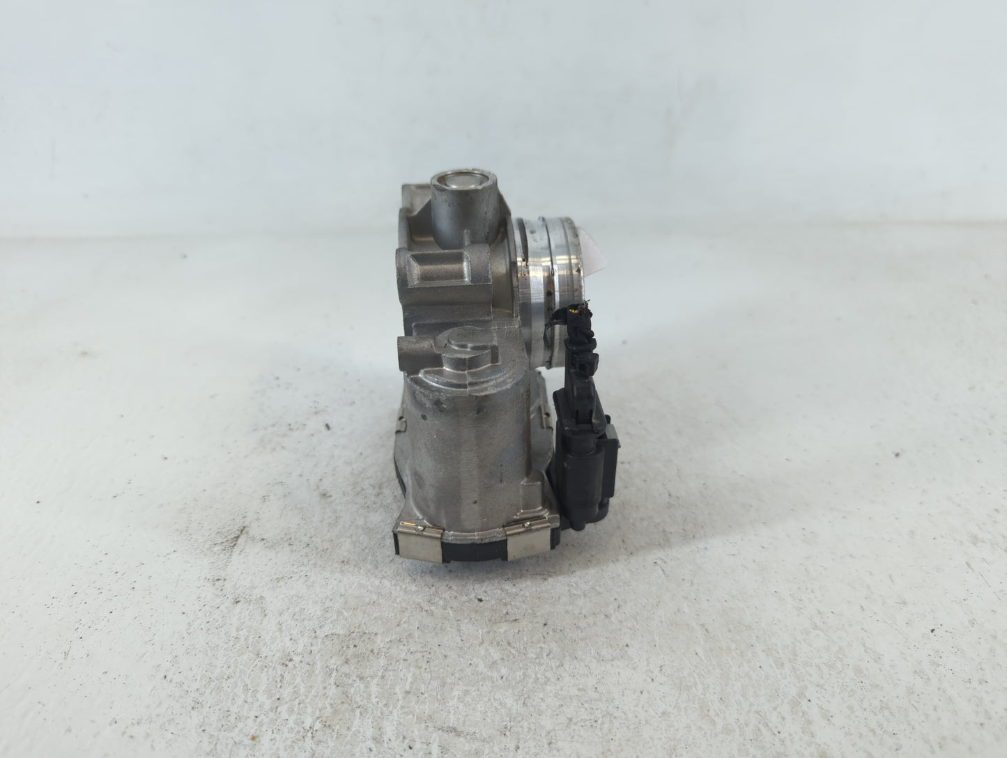 2018-2022 Chevrolet Equinox Throttle Body P/N:12671379AA Fits Fits 2016 2017 2018 2019 2020 2021 2022 OEM Used Auto Parts - 