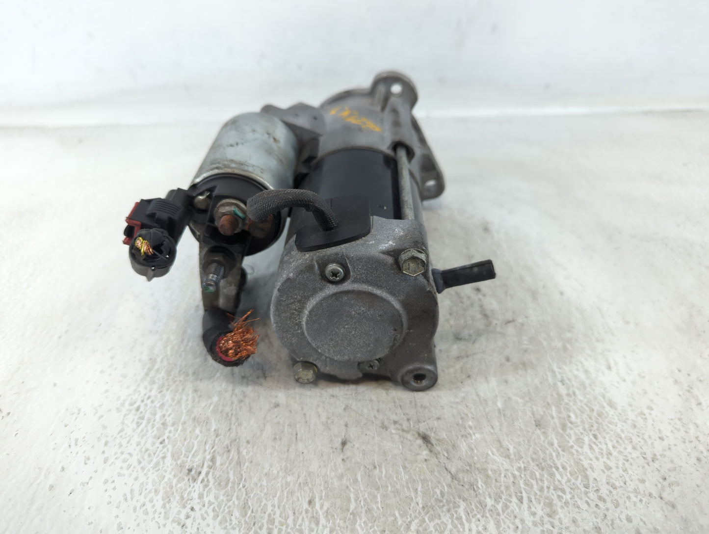 2018-2022 Chevrolet Equinox Car Starter Motor Solenoid OEM P/N:12690481 Fits Fits 2017 2018 2019 2020 2021 2022 OEM Used Aut