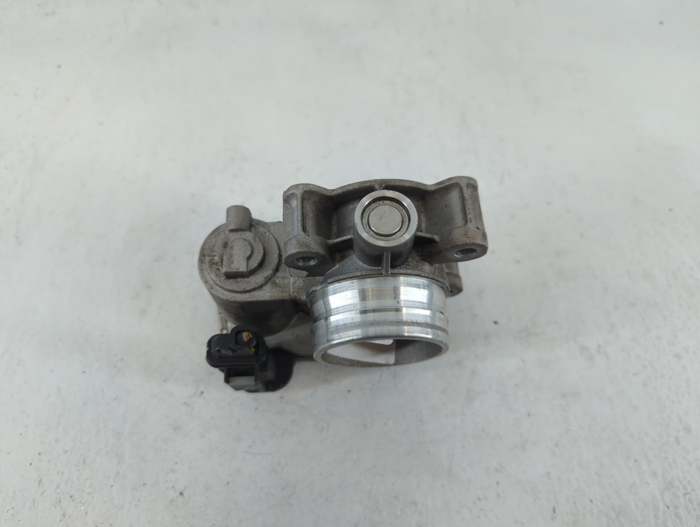 2018-2022 Chevrolet Equinox Throttle Body P/N:12671379AA Fits Fits 2016 2017 2018 2019 2020 2021 2022 OEM Used Auto Parts - 
