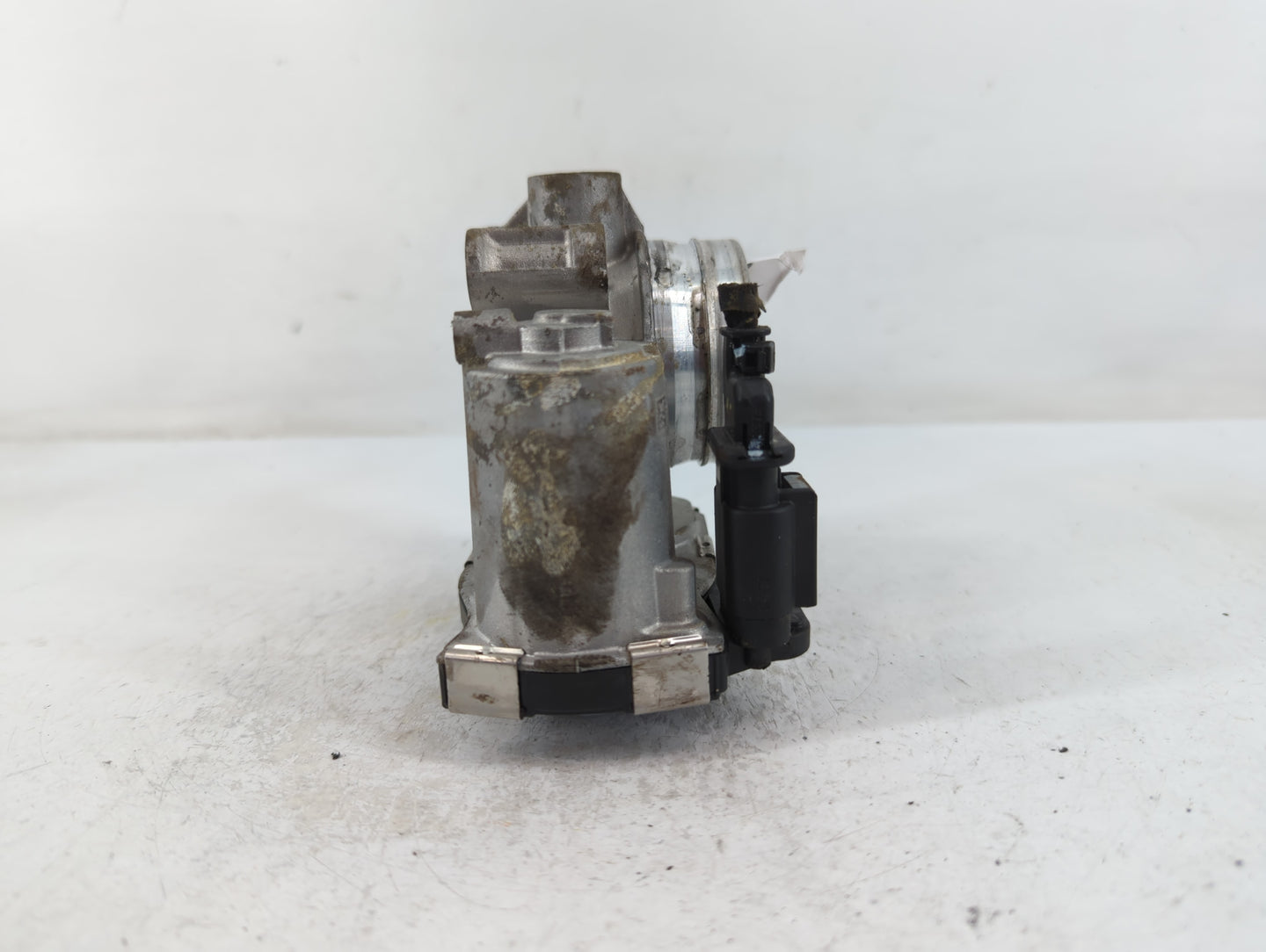 2018-2022 Chevrolet Equinox Throttle Body P/N:12671379AA Fits Fits 2016 2017 2018 2019 2020 2021 2022 OEM Used Auto Parts - 
