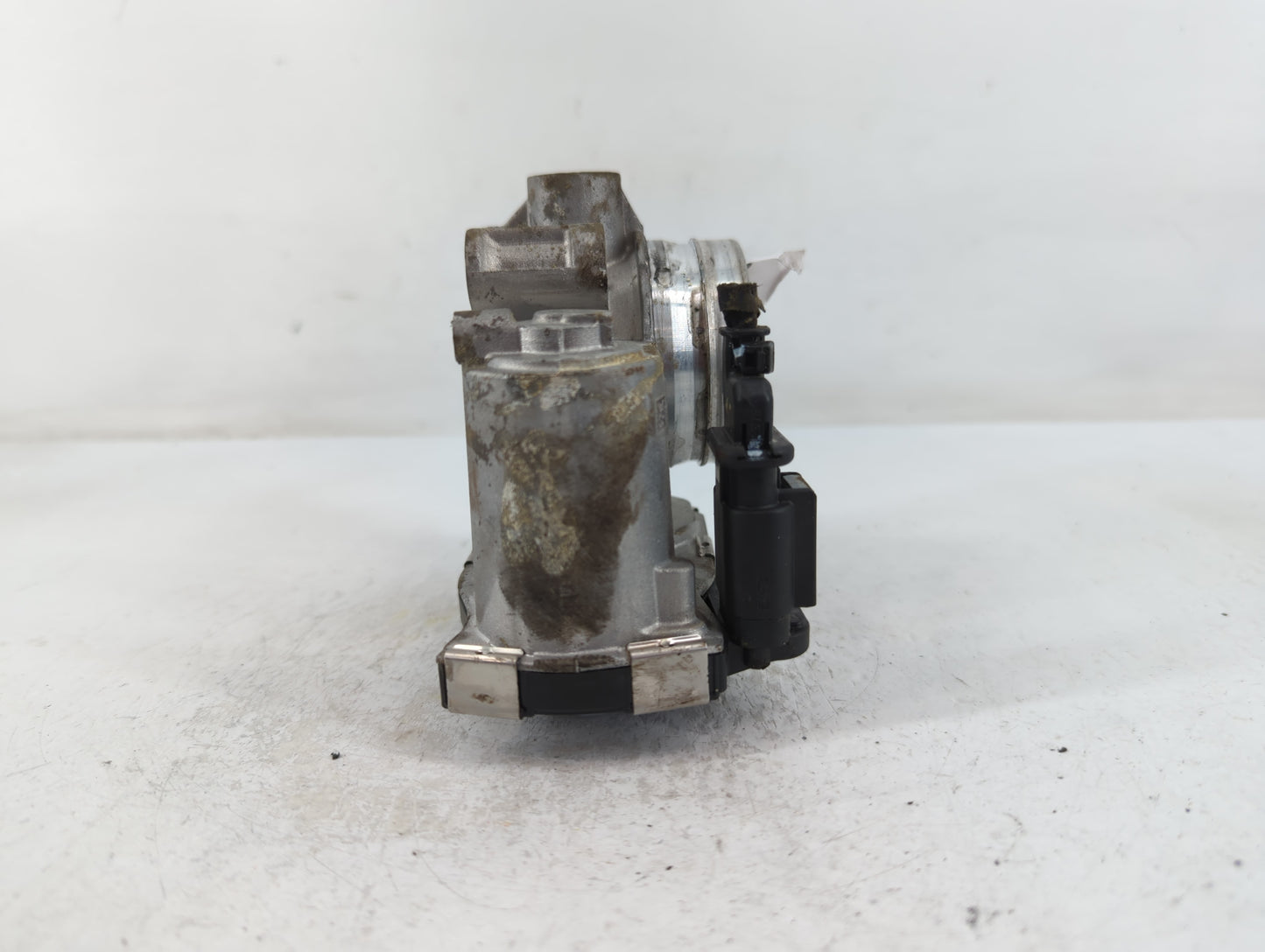 2018-2022 Chevrolet Equinox Throttle Body P/N:12671379AA Fits Fits 2016 2017 2018 2019 2020 2021 2022 OEM Used Auto Parts - 
