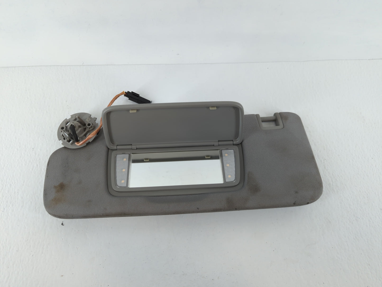 2020-2022 Chevrolet Equinox Sun Visor Shade Replacement Passenger Right Mirror Fits Fits 2020 2021 2022 OEM Used Auto Parts 