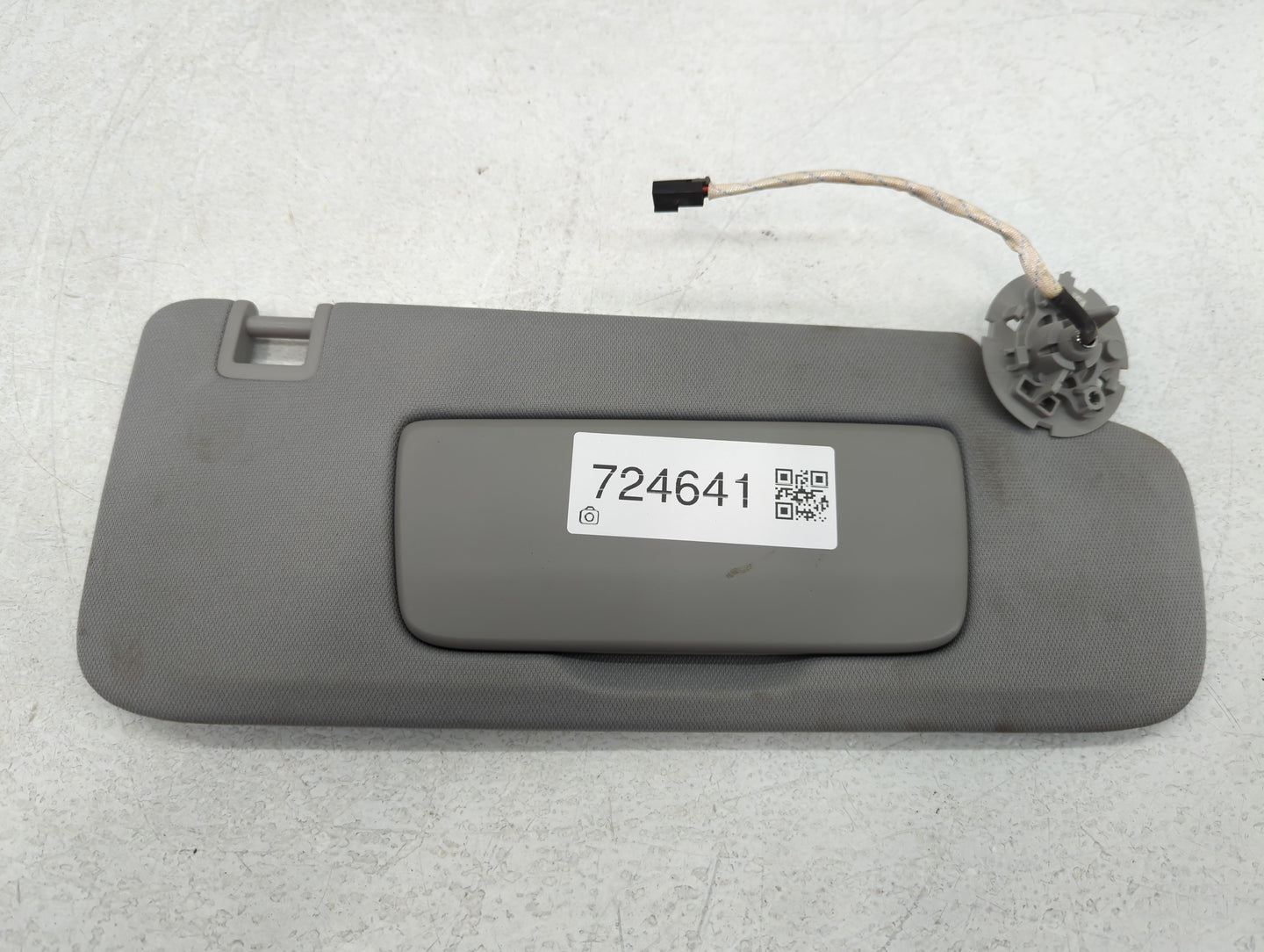 2020-2022 Chevrolet Equinox Sun Visor Shade Replacement Passenger Right Mirror Fits Fits 2020 2021 2022 OEM Used Auto Parts 