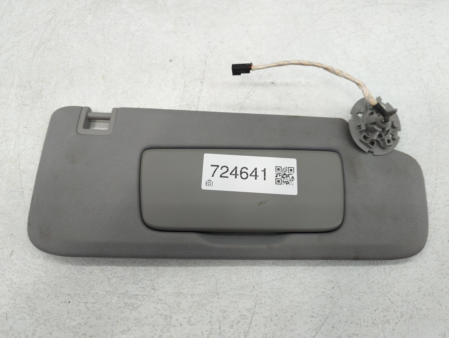 2020-2022 Chevrolet Equinox Sun Visor Shade Replacement Passenger Right Mirror Fits Fits 2020 2021 2022 OEM Used Auto Parts 