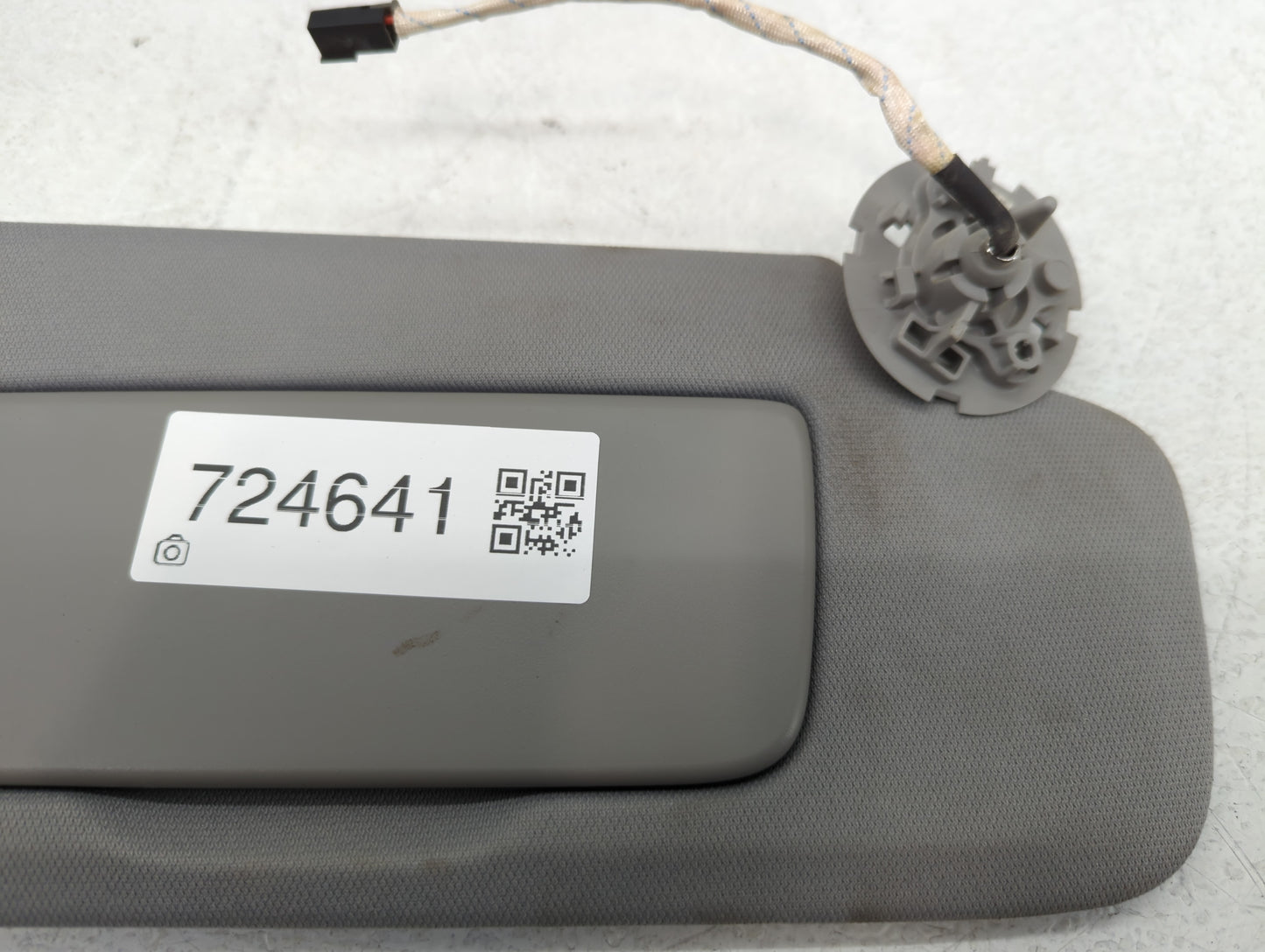 2020-2022 Chevrolet Equinox Sun Visor Shade Replacement Passenger Right Mirror Fits Fits 2020 2021 2022 OEM Used Auto Parts 