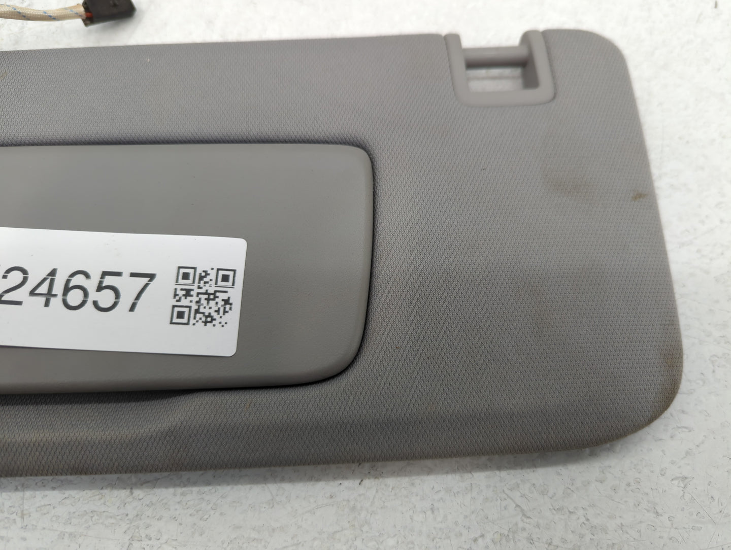 2020-2022 Chevrolet Equinox Sun Visor Shade Replacement Driver Left Mirror Fits Fits 2020 2021 2022 OEM Used Auto Parts - Oe