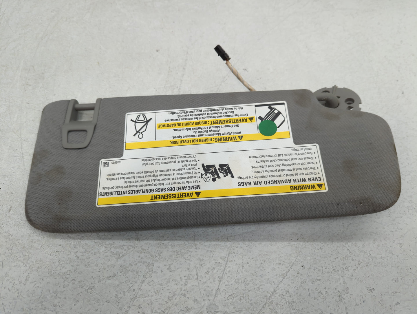 2020-2022 Chevrolet Equinox Sun Visor Shade Replacement Driver Left Mirror Fits Fits 2020 2021 2022 OEM Used Auto Parts - Oe