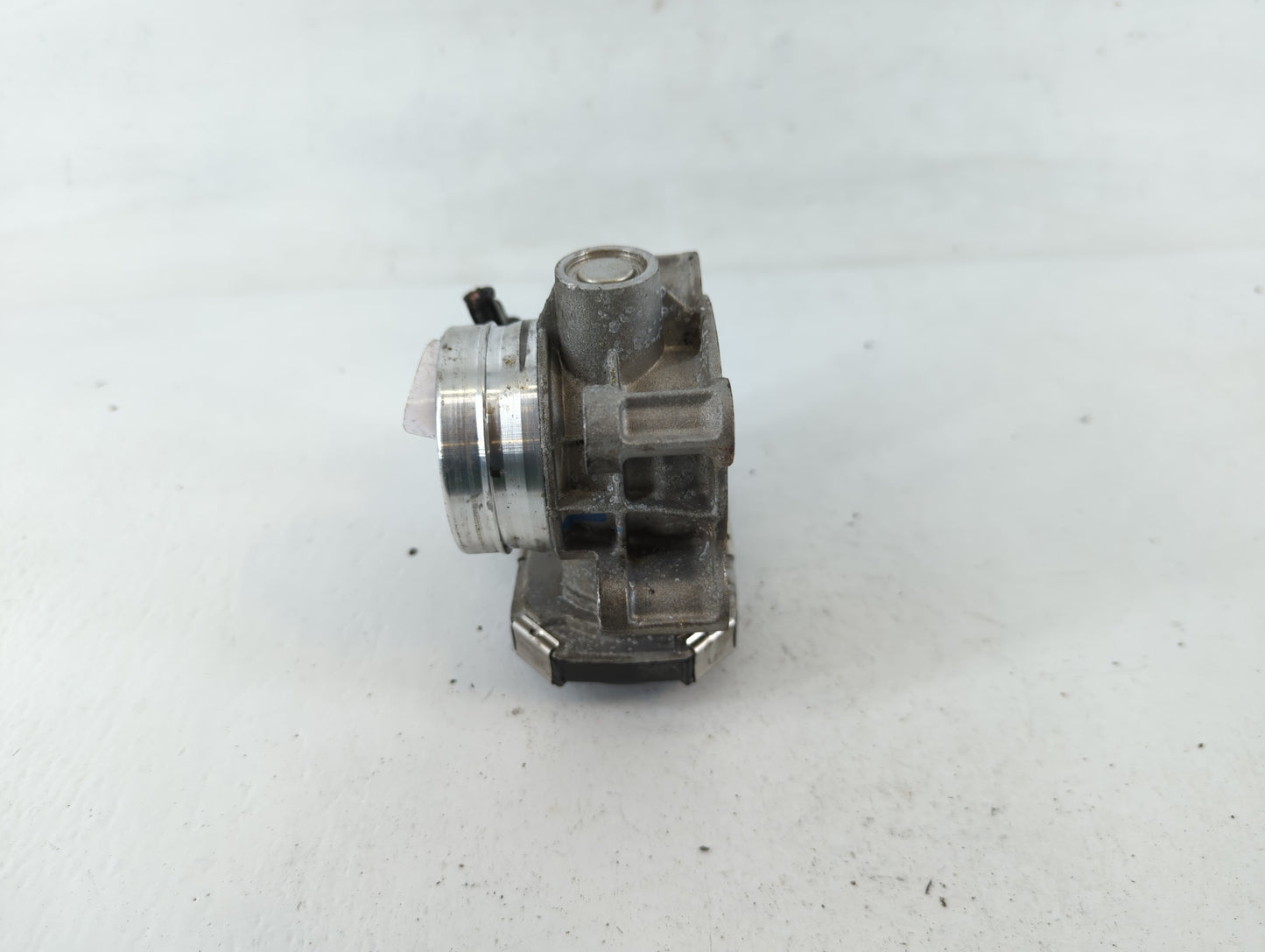 2018-2022 Chevrolet Equinox Throttle Body P/N:12671379AA Fits Fits 2016 2017 2018 2019 2020 2021 2022 OEM Used Auto Parts - 