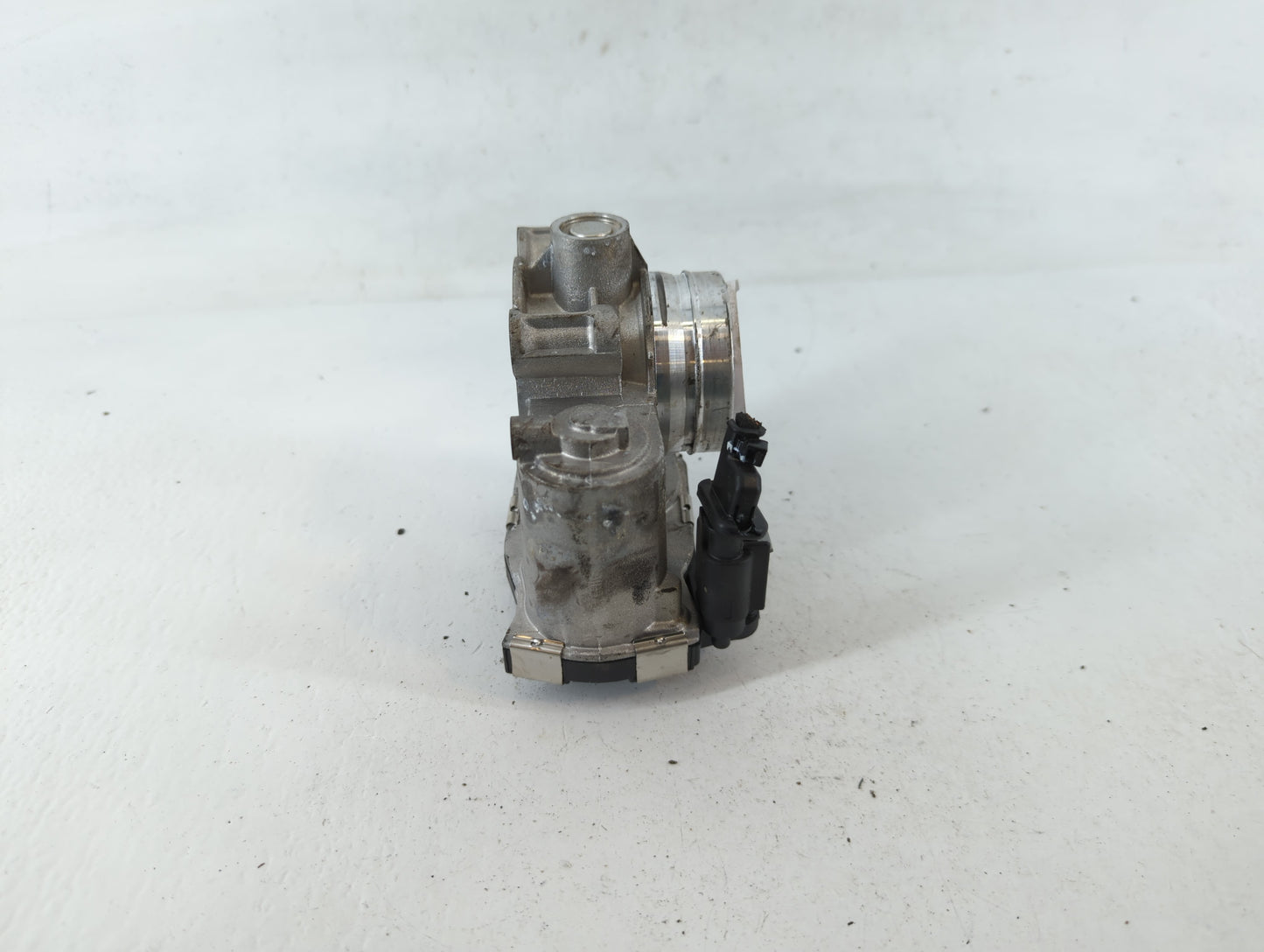 2018-2022 Chevrolet Equinox Throttle Body P/N:12671379AA Fits Fits 2016 2017 2018 2019 2020 2021 2022 OEM Used Auto Parts - 