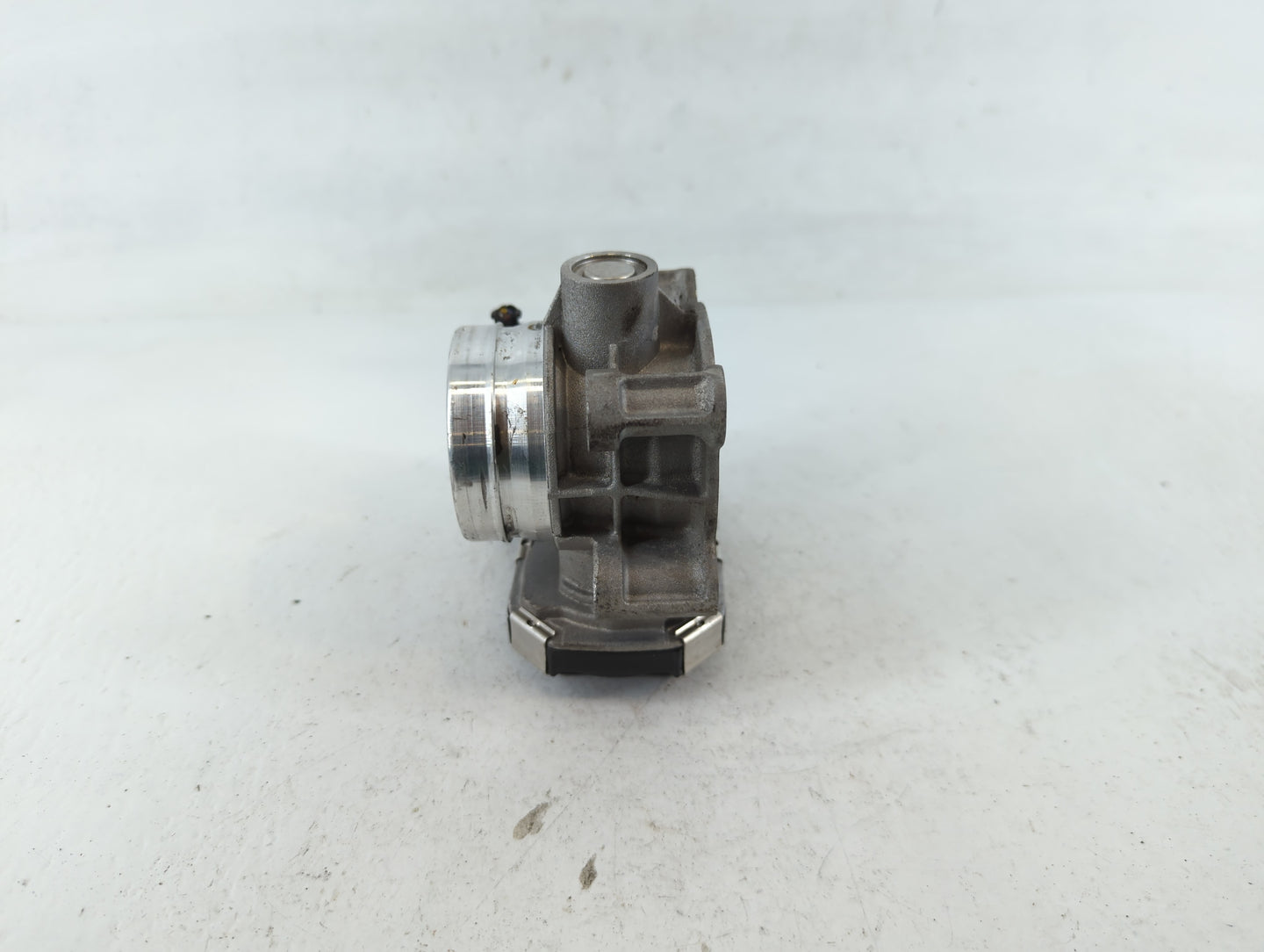 2018-2022 Chevrolet Equinox Throttle Body P/N:12671379AA Fits Fits 2016 2017 2018 2019 2020 2021 2022 OEM Used Auto Parts - 