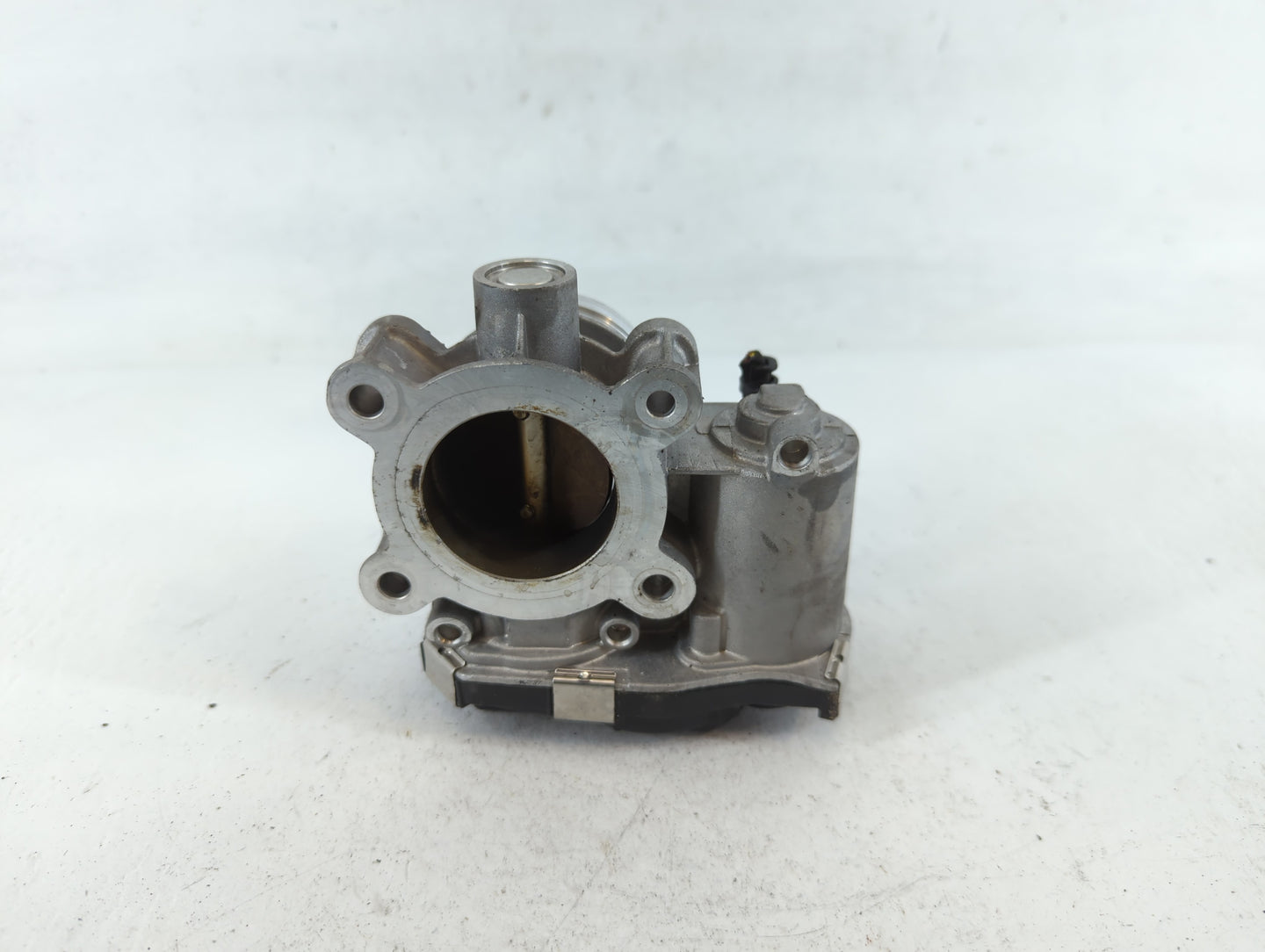 2018-2022 Chevrolet Equinox Throttle Body P/N:12671379AA Fits Fits 2016 2017 2018 2019 2020 2021 2022 OEM Used Auto Parts - 