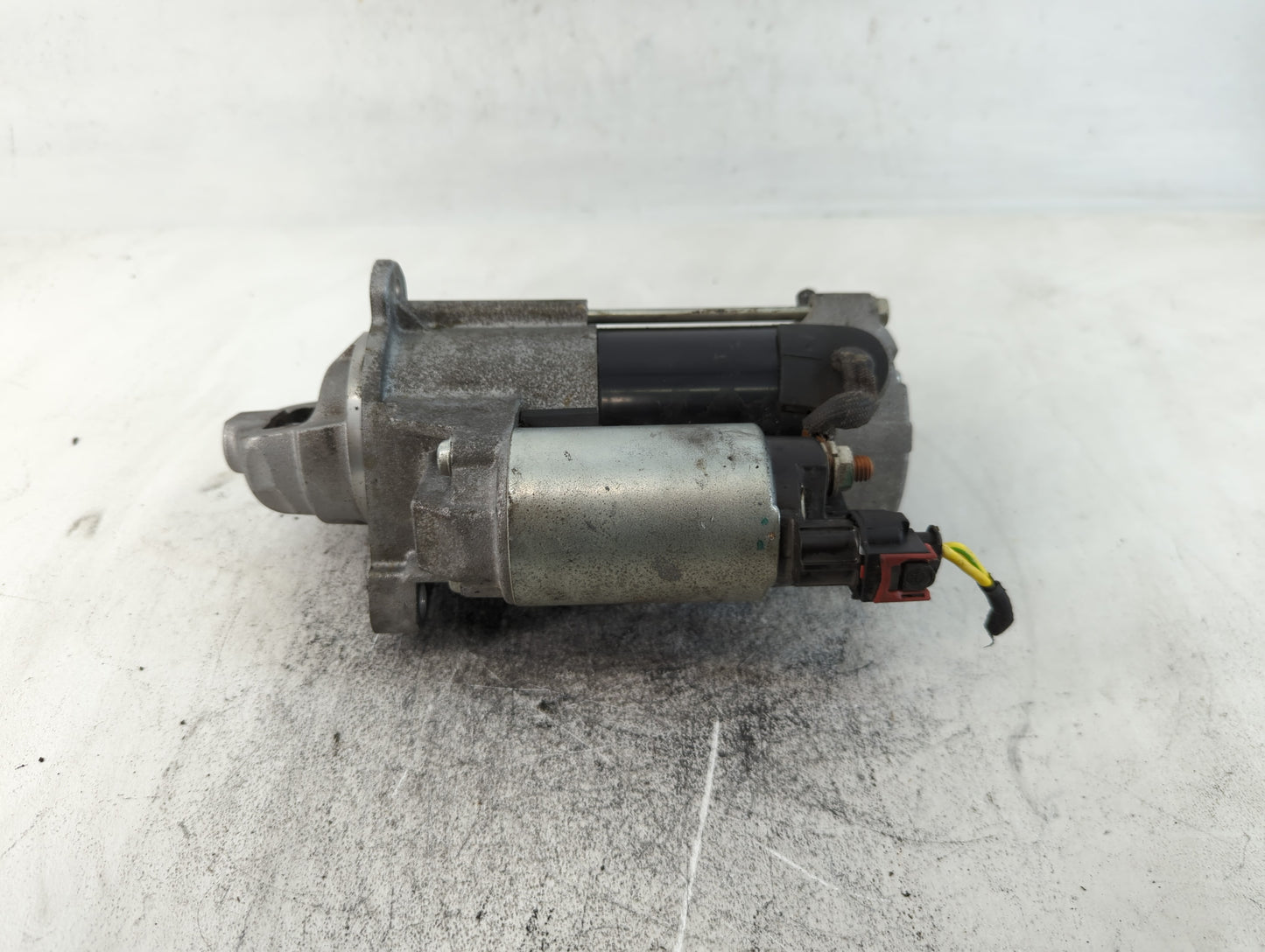 2018-2022 Chevrolet Equinox Car Starter Motor Solenoid OEM P/N:12690481 Fits Fits 2017 2018 2019 2020 2021 2022 OEM Used Aut