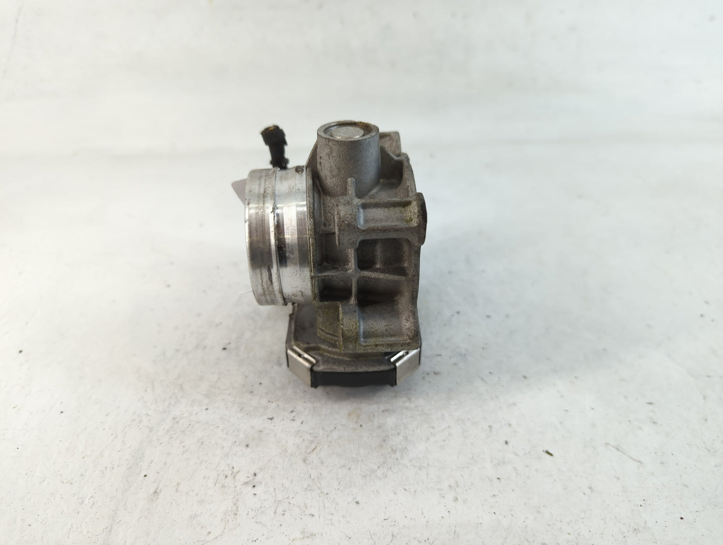 2018-2022 Chevrolet Equinox Throttle Body P/N:12671379AA Fits Fits 2016 2017 2018 2019 2020 2021 2022 OEM Used Auto Parts - 