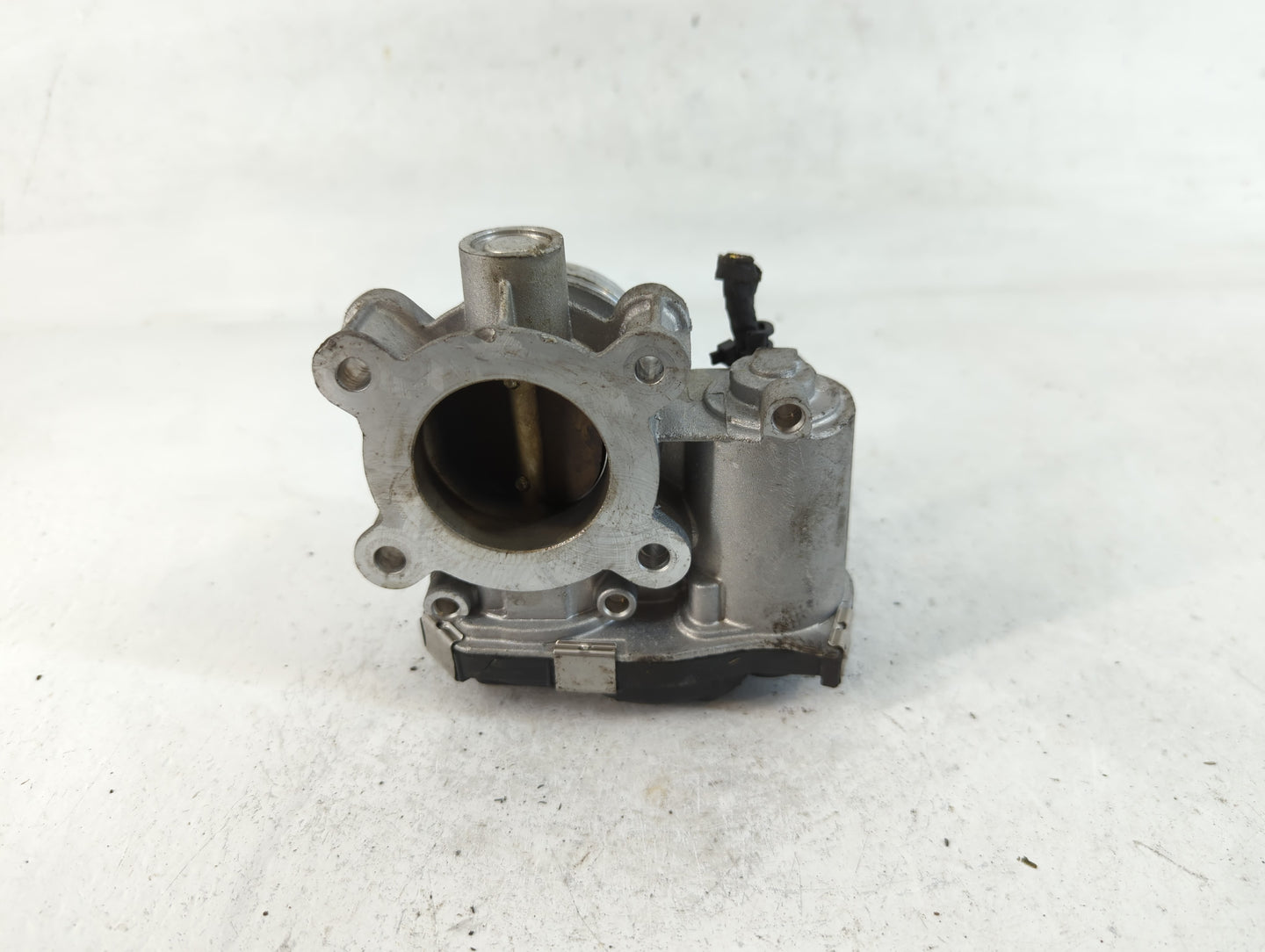 2018-2022 Chevrolet Equinox Throttle Body P/N:12671379AA Fits Fits 2016 2017 2018 2019 2020 2021 2022 OEM Used Auto Parts - 