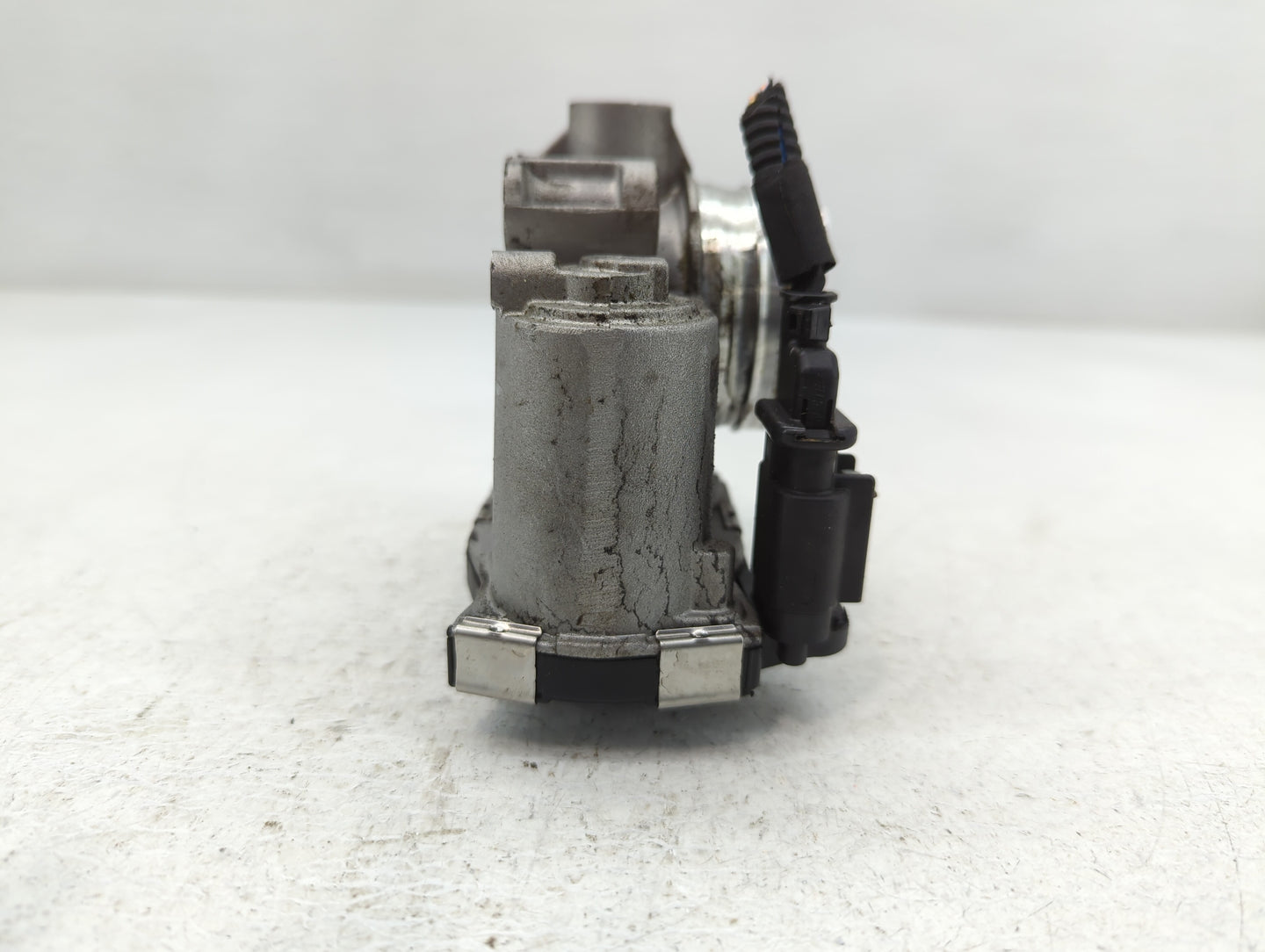 2018-2022 Chevrolet Equinox Throttle Body P/N:12671379AA Fits Fits 2016 2017 2018 2019 2020 2021 2022 OEM Used Auto Parts - 