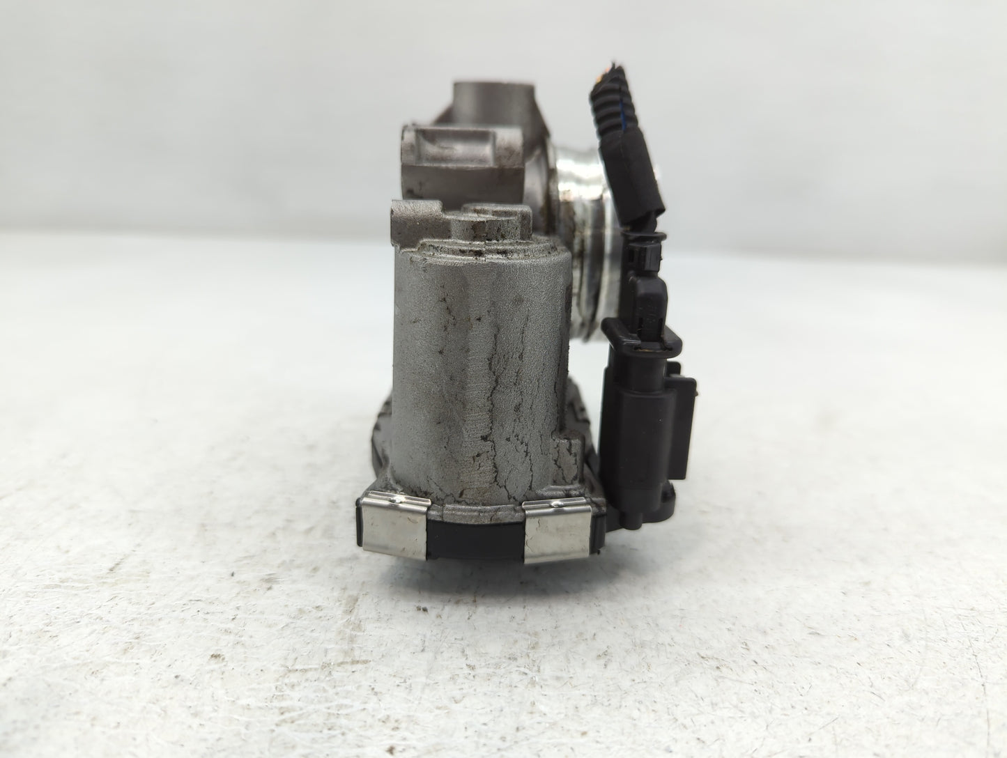 2018-2022 Chevrolet Equinox Throttle Body P/N:12671379AA Fits Fits 2016 2017 2018 2019 2020 2021 2022 OEM Used Auto Parts - 