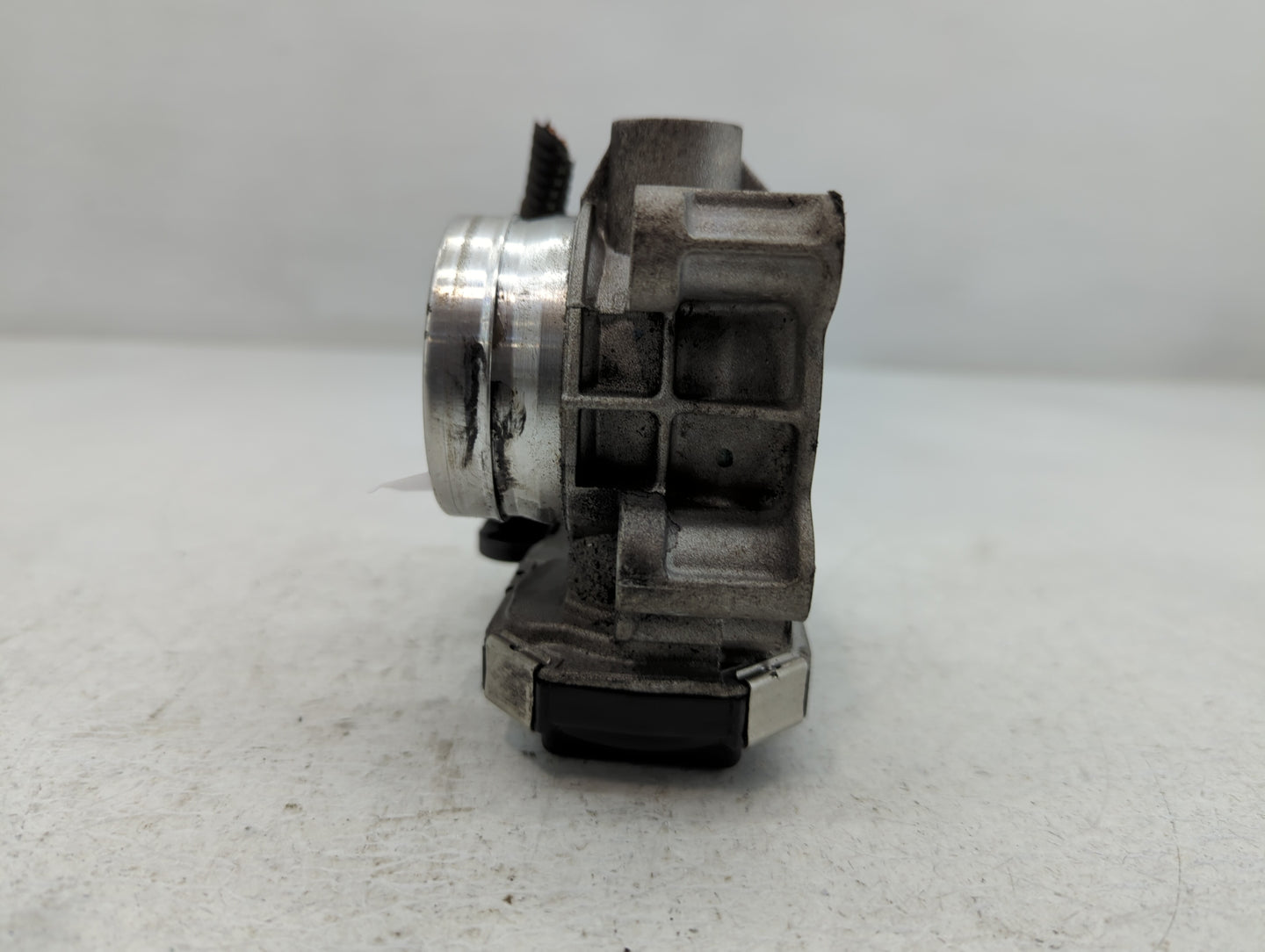 2018-2022 Chevrolet Equinox Throttle Body P/N:12671379AA Fits Fits 2016 2017 2018 2019 2020 2021 2022 OEM Used Auto Parts - 