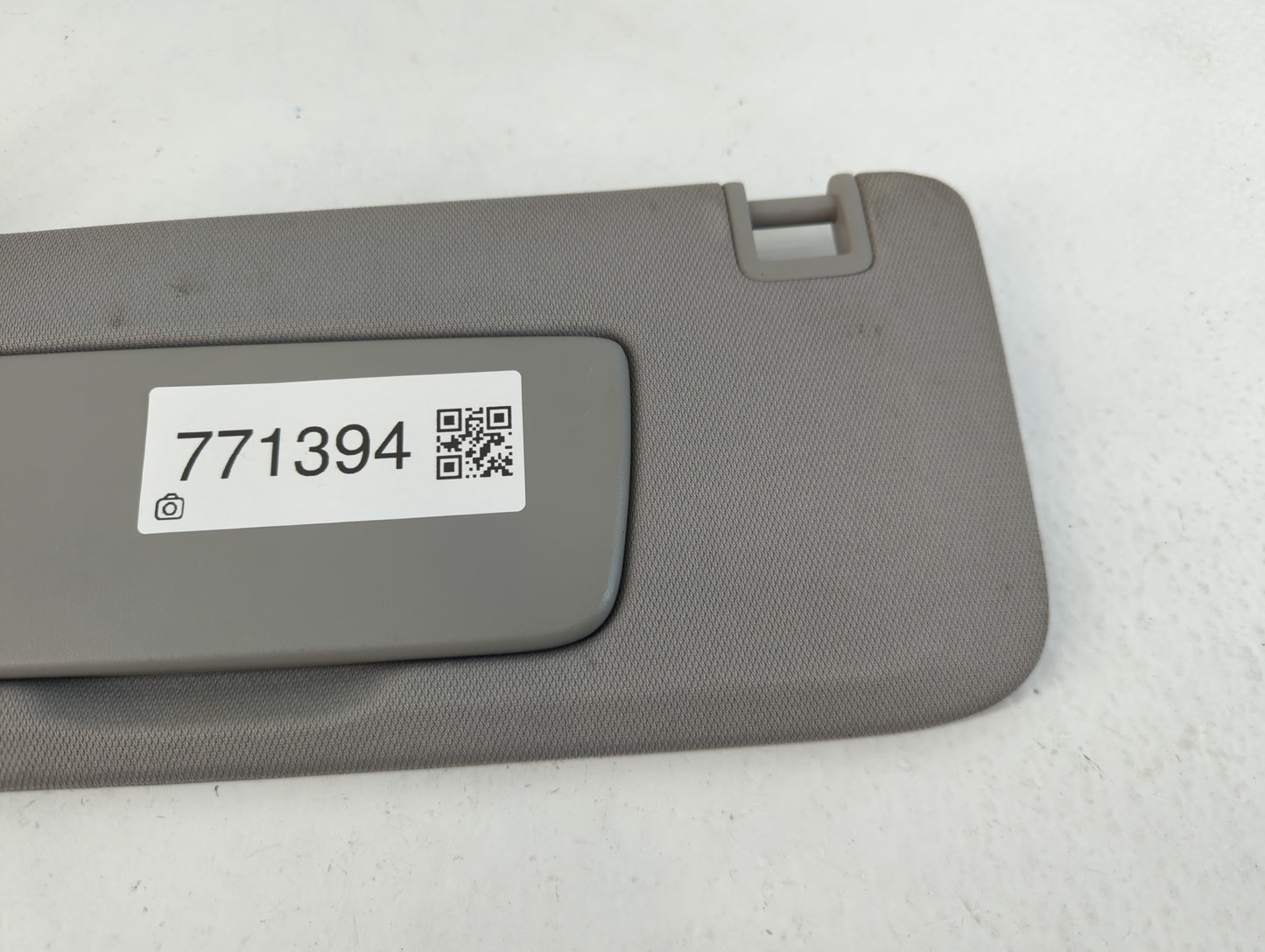 2020-2022 Chevrolet Equinox Sun Visor Shade Replacement Driver Left Mirror Fits Fits 2020 2021 2022 OEM Used Auto Parts - Oe