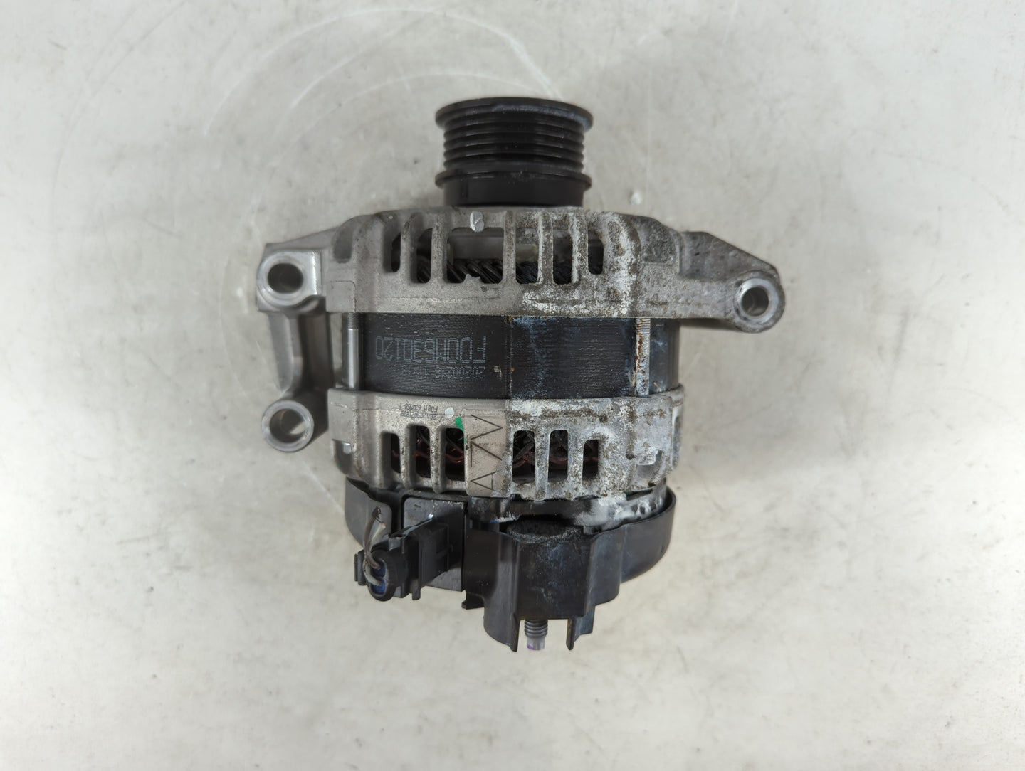 2018-2020 Chevrolet Equinox Alternator Replacement Generator Charging Assembly Engine OEM P/N:0 126 312 193 13535007 Fits OE