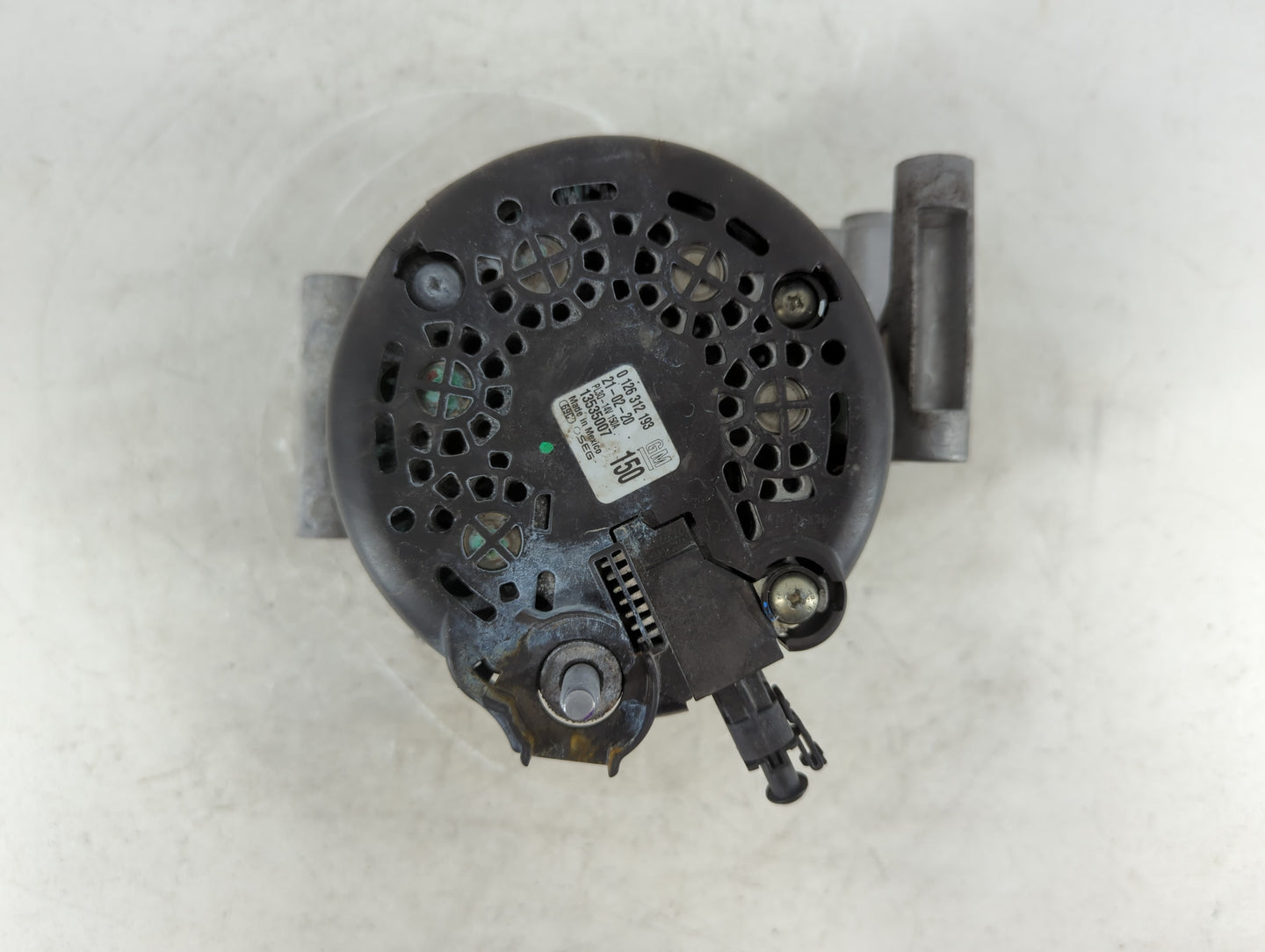 2018-2020 Chevrolet Equinox Alternator Replacement Generator Charging Assembly Engine OEM P/N:0 126 312 193 13535007 Fits OE