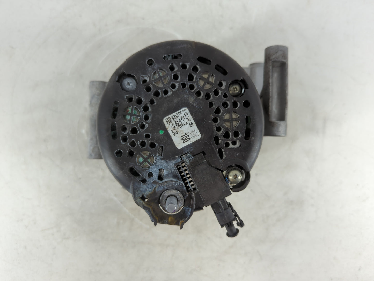 2018-2020 Chevrolet Equinox Alternator Replacement Generator Charging Assembly Engine OEM P/N:0 126 312 193 13535007 Fits OE