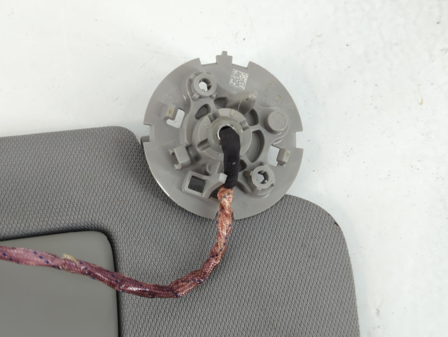 2020-2022 Chevrolet Equinox Sun Visor Shade Replacement Passenger Right Mirror Fits Fits 2020 2021 2022 OEM Used Auto Parts 