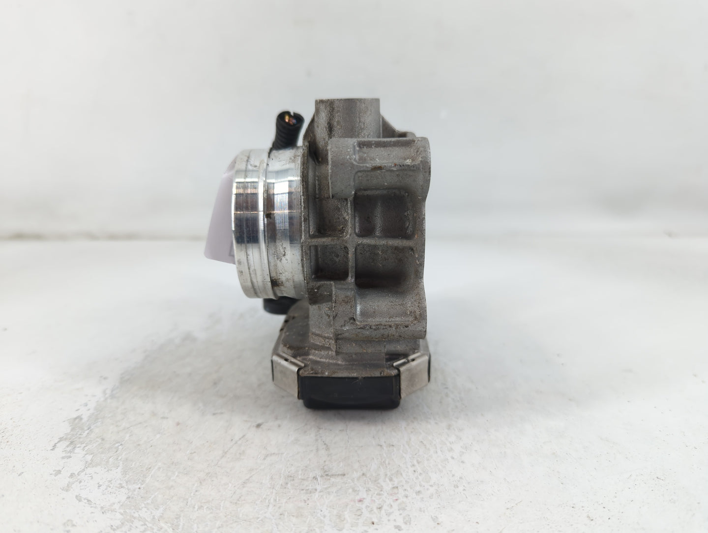 2018-2022 Chevrolet Equinox Throttle Body P/N:12671379AA Fits Fits 2016 2017 2018 2019 2020 2021 2022 OEM Used Auto Parts - 