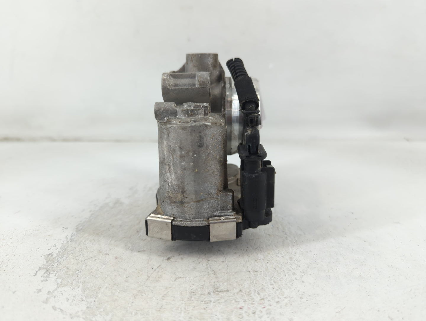 2018-2022 Chevrolet Equinox Throttle Body P/N:12671379AA Fits Fits 2016 2017 2018 2019 2020 2021 2022 OEM Used Auto Parts - 