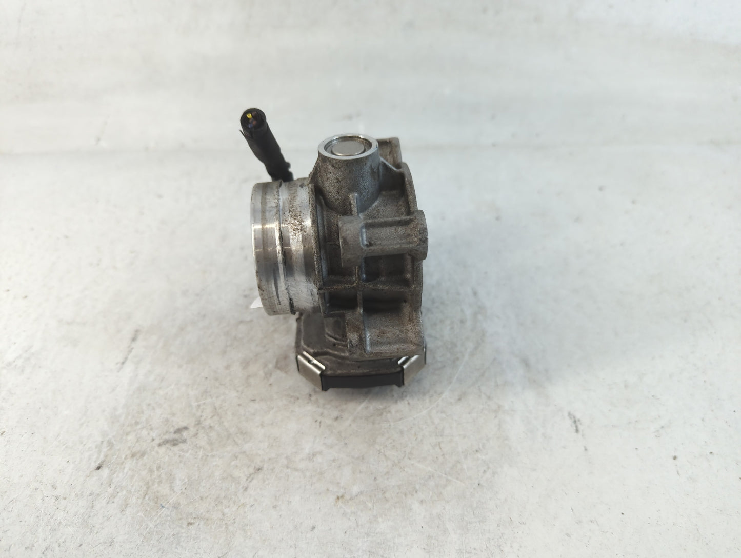 2018-2022 Chevrolet Equinox Throttle Body P/N:12671379AA Fits Fits 2016 2017 2018 2019 2020 2021 2022 OEM Used Auto Parts - 