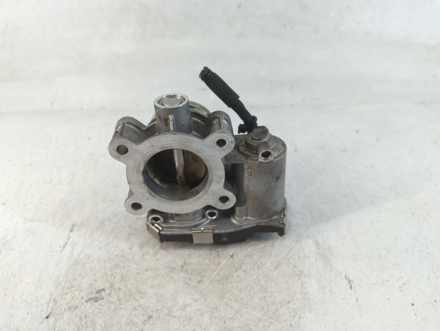 2018-2022 Chevrolet Equinox Throttle Body P/N:12671379AA Fits Fits 2016 2017 2018 2019 2020 2021 2022 OEM Used Auto Parts - 