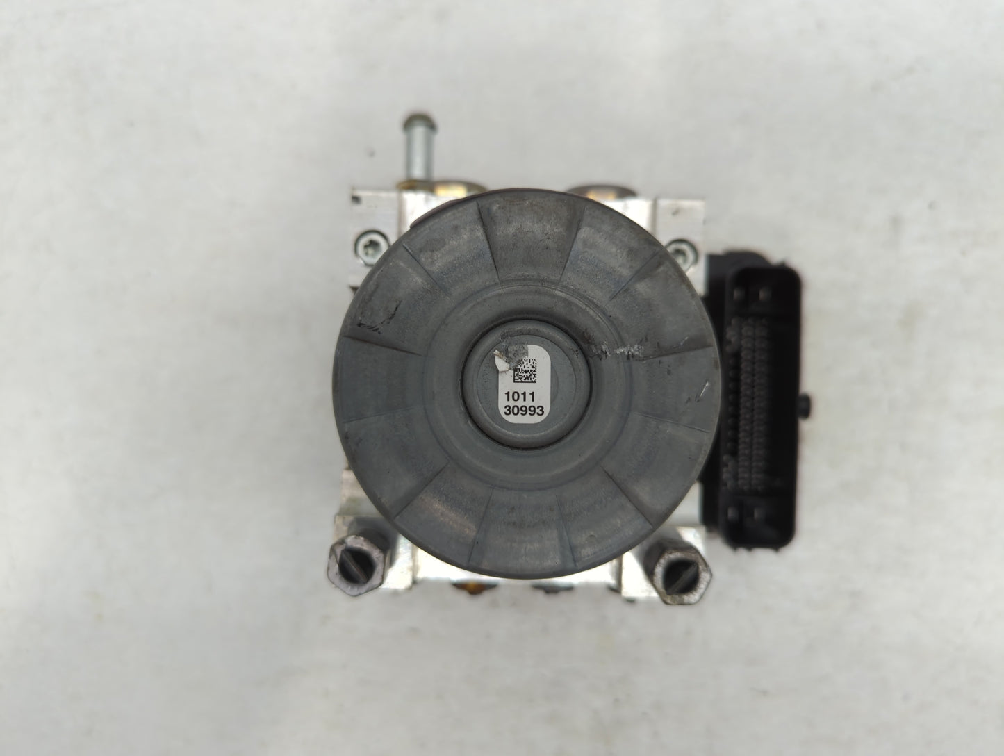 2020-2022 Chevrolet Equinox ABS Pump Control Module Replacement P/N:84825144 Fits Fits 2020 2021 2022 OEM Used Auto Parts - 