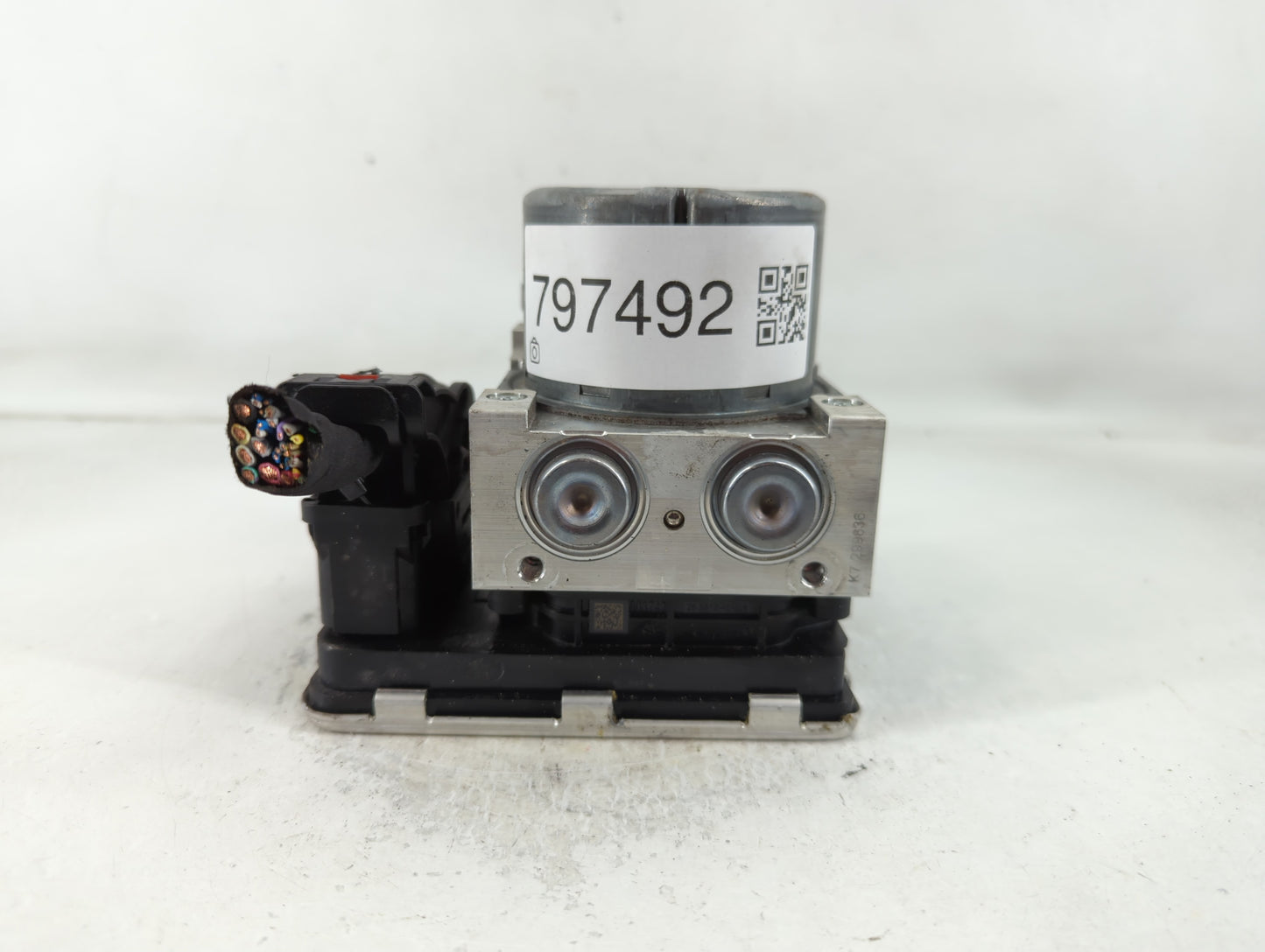 2020-2022 Chevrolet Equinox ABS Pump Control Module Replacement P/N:84715330 Fits Fits 2020 2021 2022 OEM Used Auto Parts - 