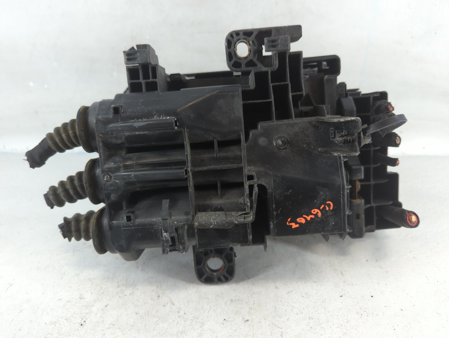 2018-2022 Chevrolet Equinox Fusebox Fuse Box Panel Relay Module P/N:84809671 Fits Fits 2018 2019 2020 2021 2022 OEM Used Aut