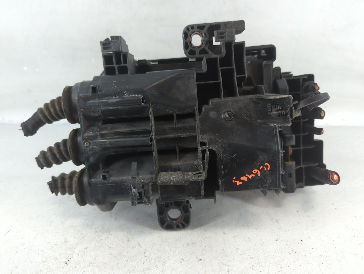 2018-2022 Chevrolet Equinox Fusebox Fuse Box Panel Relay Module P/N:84809671 Fits Fits 2018 2019 2020 2021 2022 OEM Used Aut