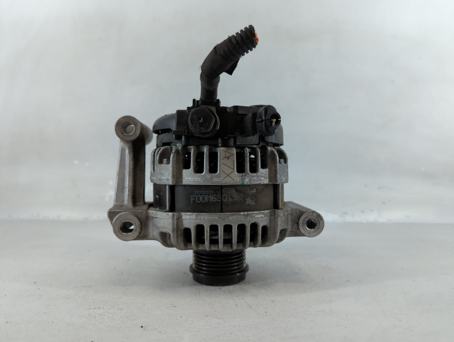 2018-2022 Chevrolet Equinox Alternator Replacement Generator Charging Assembly Engine OEM P/N:0 123 312 191 13535009 Fits OE