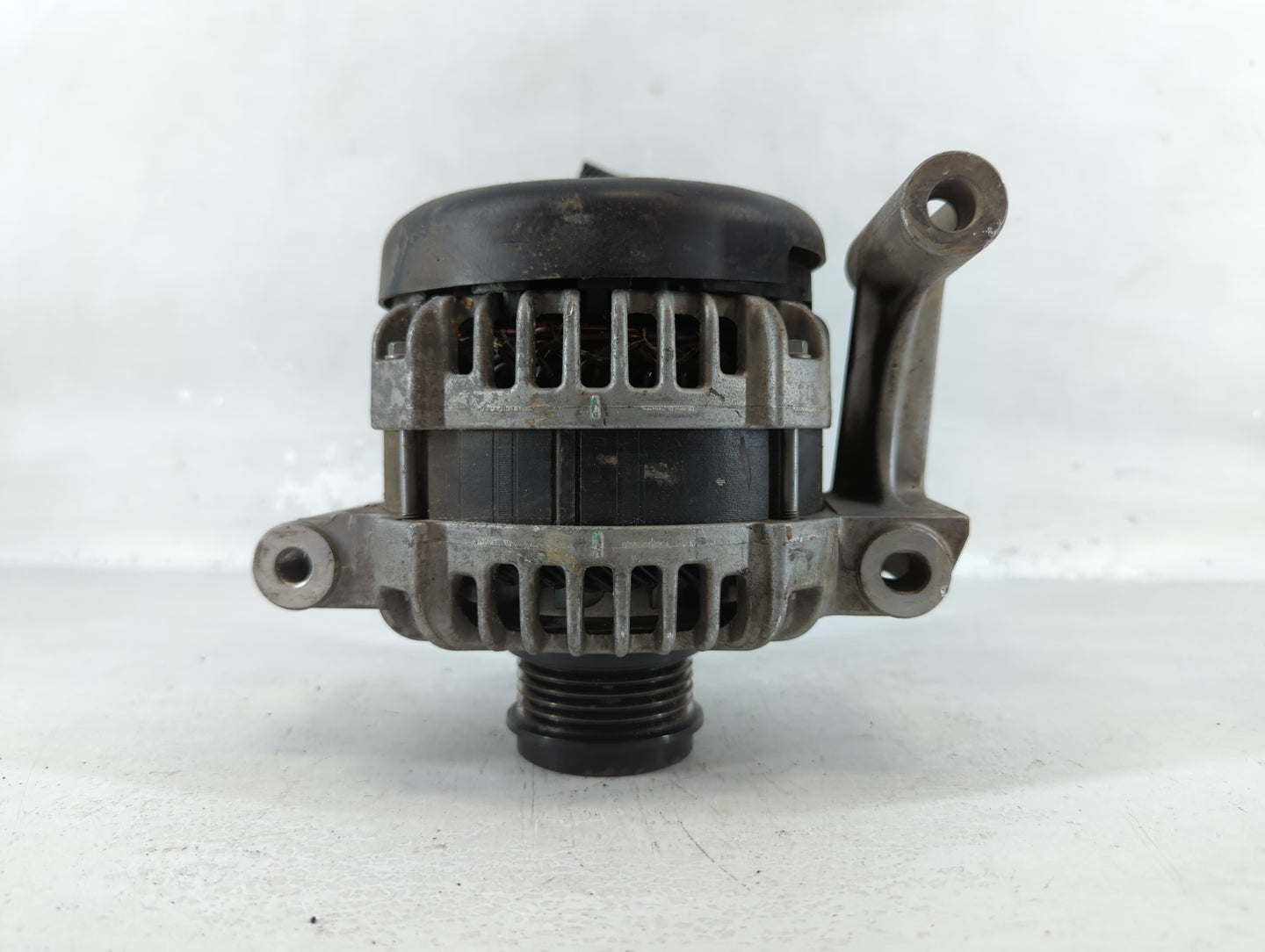 2018-2022 Chevrolet Equinox Alternator Replacement Generator Charging Assembly Engine OEM P/N:0 123 312 191 13535009 Fits OE