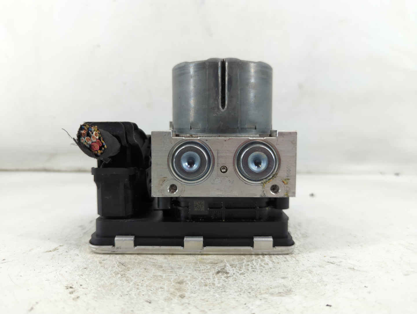 2020 Chevrolet Equinox ABS Pump Control Module Replacement P/N:84715330 846556976 Fits Fits 2021 OEM Used Auto Parts - Oemus