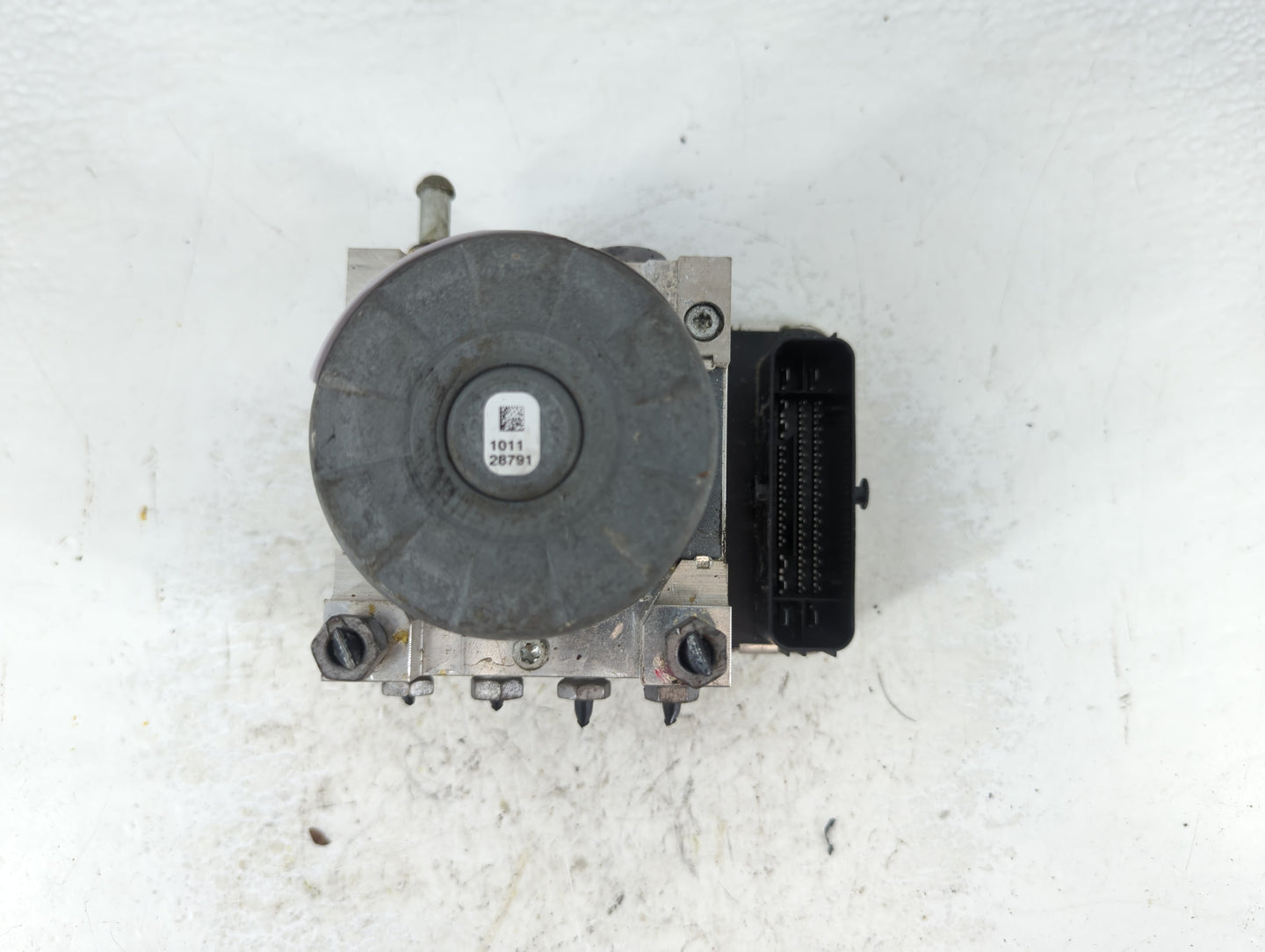 2020 Chevrolet Equinox ABS Pump Control Module Replacement P/N:84825144 84715330, 846556976 Fits Fits 2021 OEM Used Auto Par