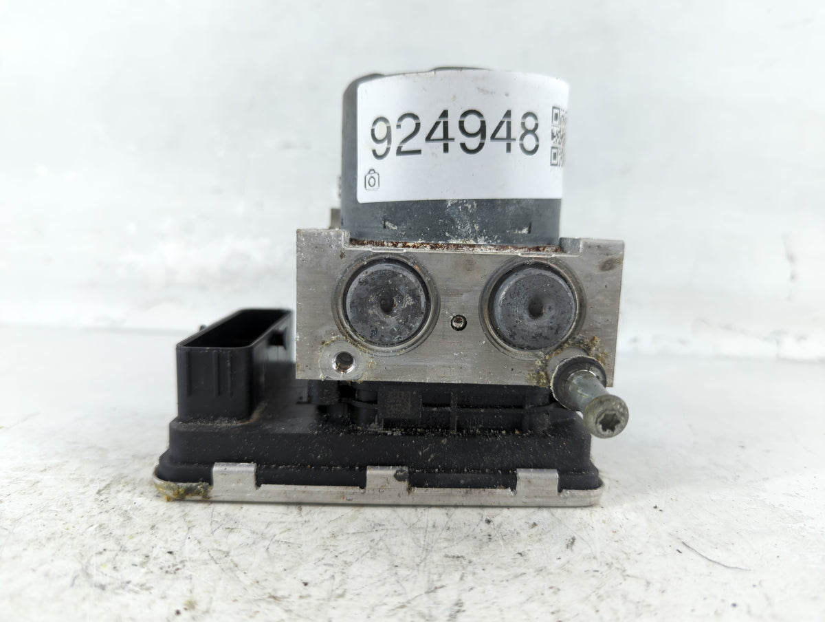 2020 Chevrolet Equinox Anti-Lock Brake ABS Pump Module Actuator OEM P/N:84825144 84715330, 846556976 Fits Fits 2021 OEM Used