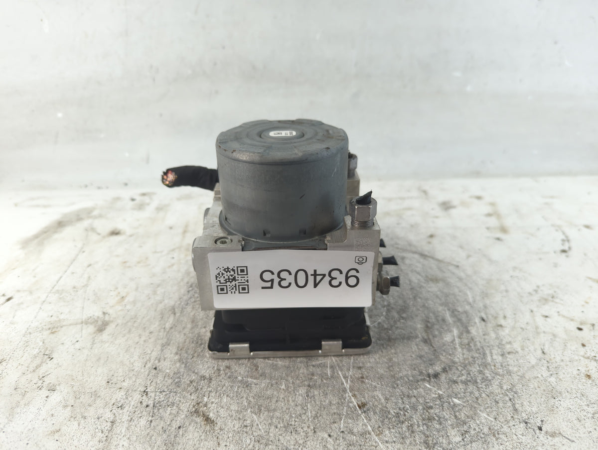 2020-2022 Chevrolet Equinox Anti-Lock Brake ABS Pump Module Actuator OEM P/N:84825144 84715330 Fits Fits 2020 2021 2022 OEM 