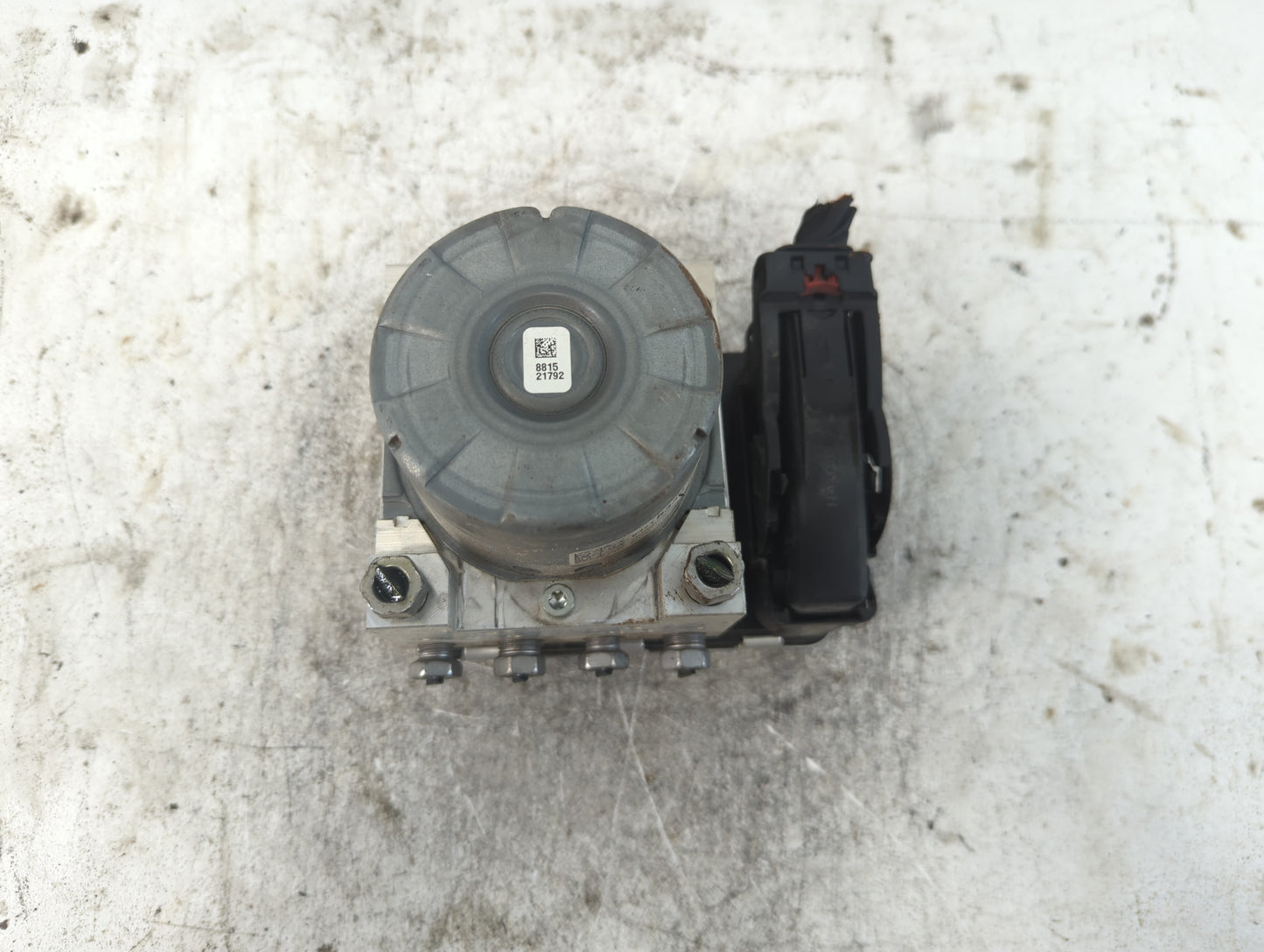 2020-2022 Chevrolet Equinox ABS Pump Control Module Replacement P/N:84715330 Fits Fits 2020 2021 2022 OEM Used Auto Parts - 