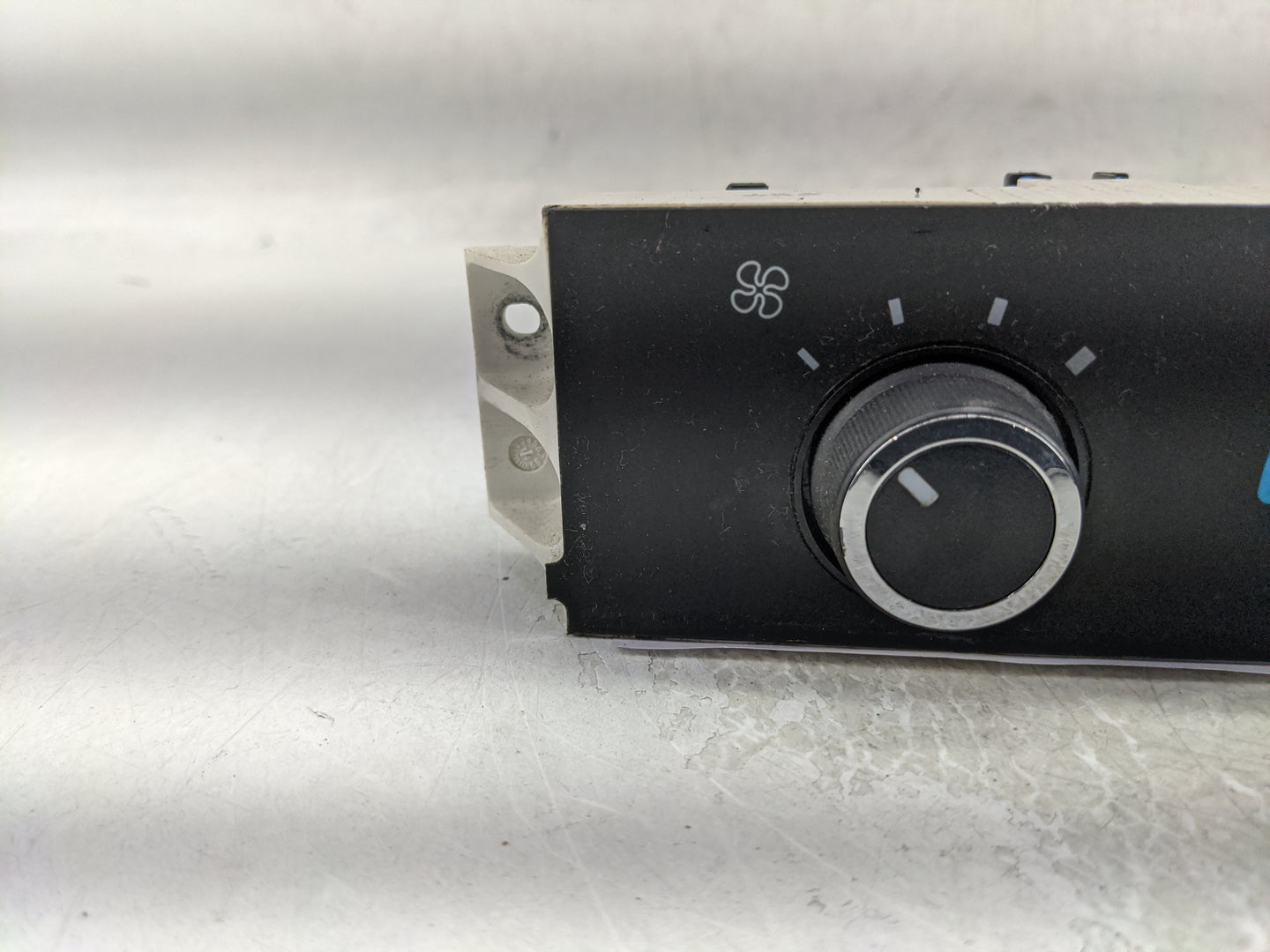 2008-2021 Chevrolet Express 2500 Climate Control Module Temperature AC/Heater Replacement Fits OEM Used Auto Parts - Oemused