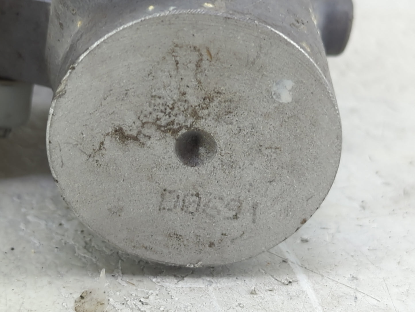 2019-2021 Chevrolet Express 2500 Brake Master Cylinder 1492271 - Oemusedautoparts1.com