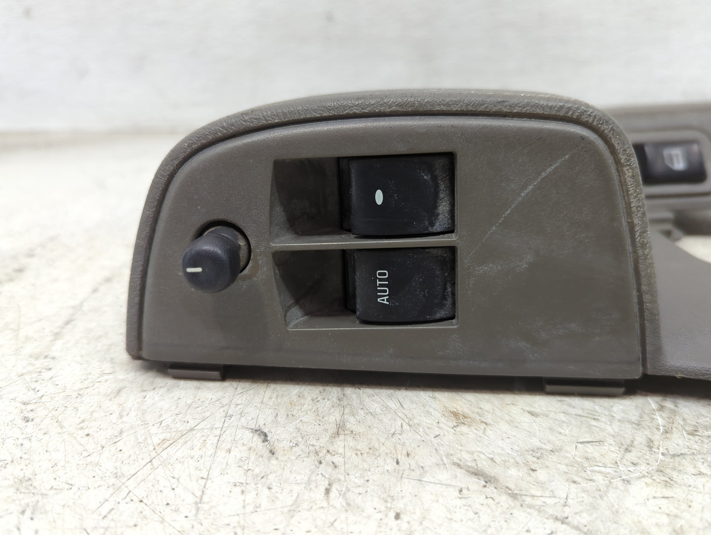 2008-2021 Chevrolet Express 2500 Master Power Window Switch Replacement Driver Side Left P/N:84074346 183126556 Fits OEM Use