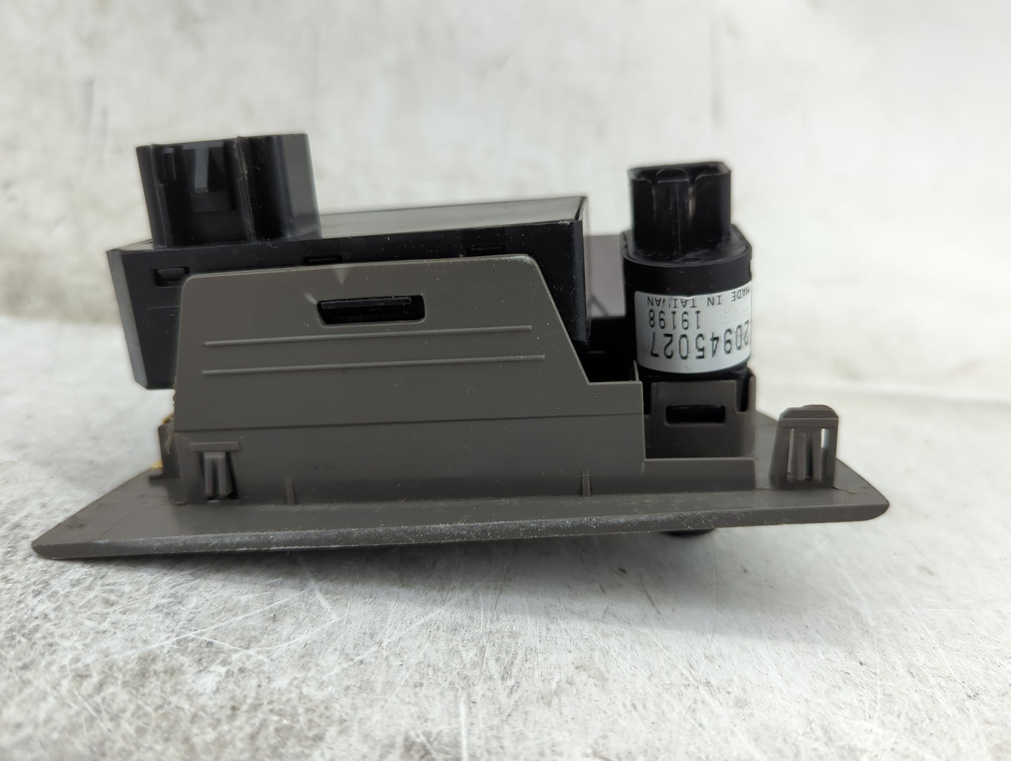 2008-2021 Chevrolet Express 3500 Master Power Window Switch Replacement Driver Side Left P/N:20945027 8407867 Fits OEM Used 