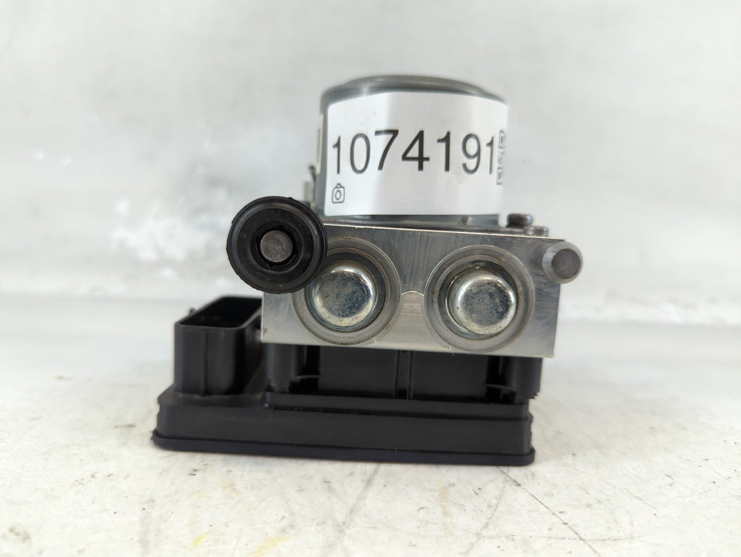 2017-2020 Chevrolet Impala ABS Pump Control Module Replacement P/N:84605919 Fits Fits 2017 2018 2019 2020 OEM Used Auto Part